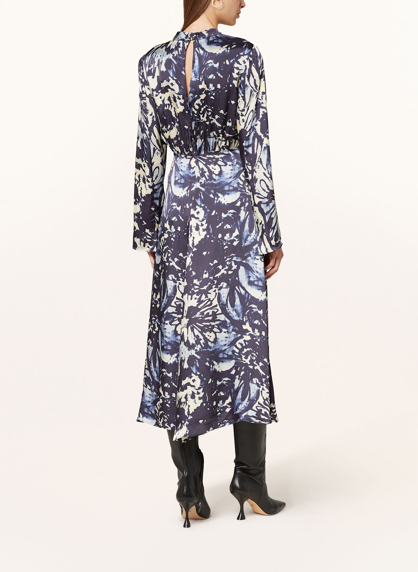 WHISTLES Satin dress, Color: LoveShackFancy ruffle-panel dress Plus Kurzärmliges T-Shirt mit Monogrammlogo in Schwarz (Image 3)