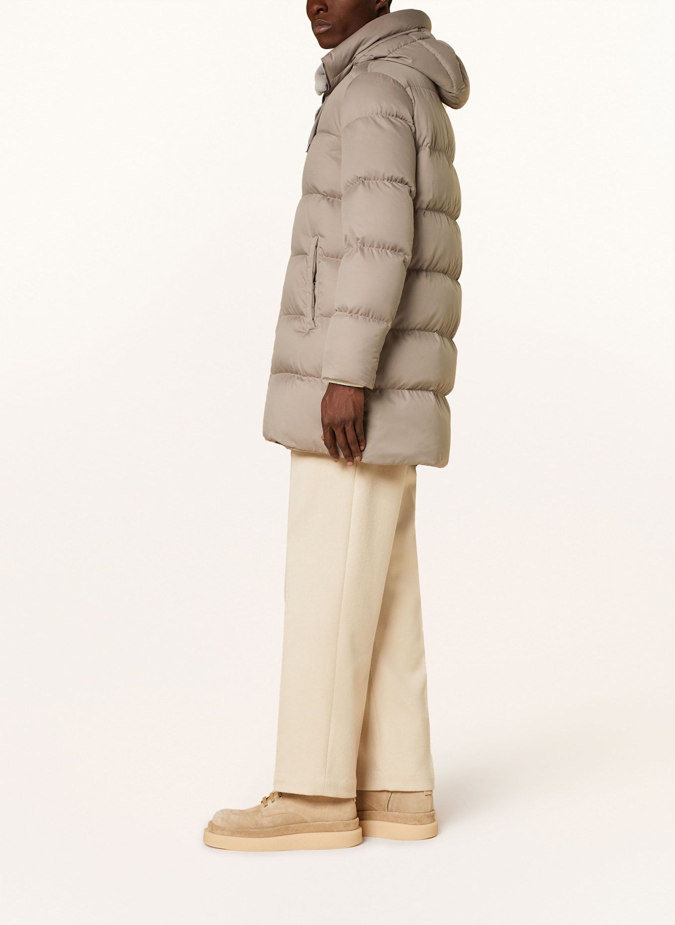 【送料&関税込】Herno elisa Beige Down Jacket With Fur Detai HERNO Down jacket with detachable faux fur in taupe