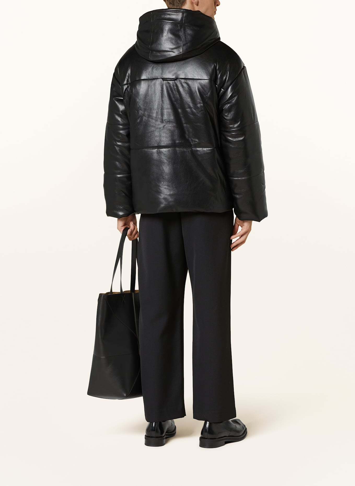 Nanushka Steppjacke HIDE in Lederoptik mit abnehmbarer Kapuze: SCHWARZ