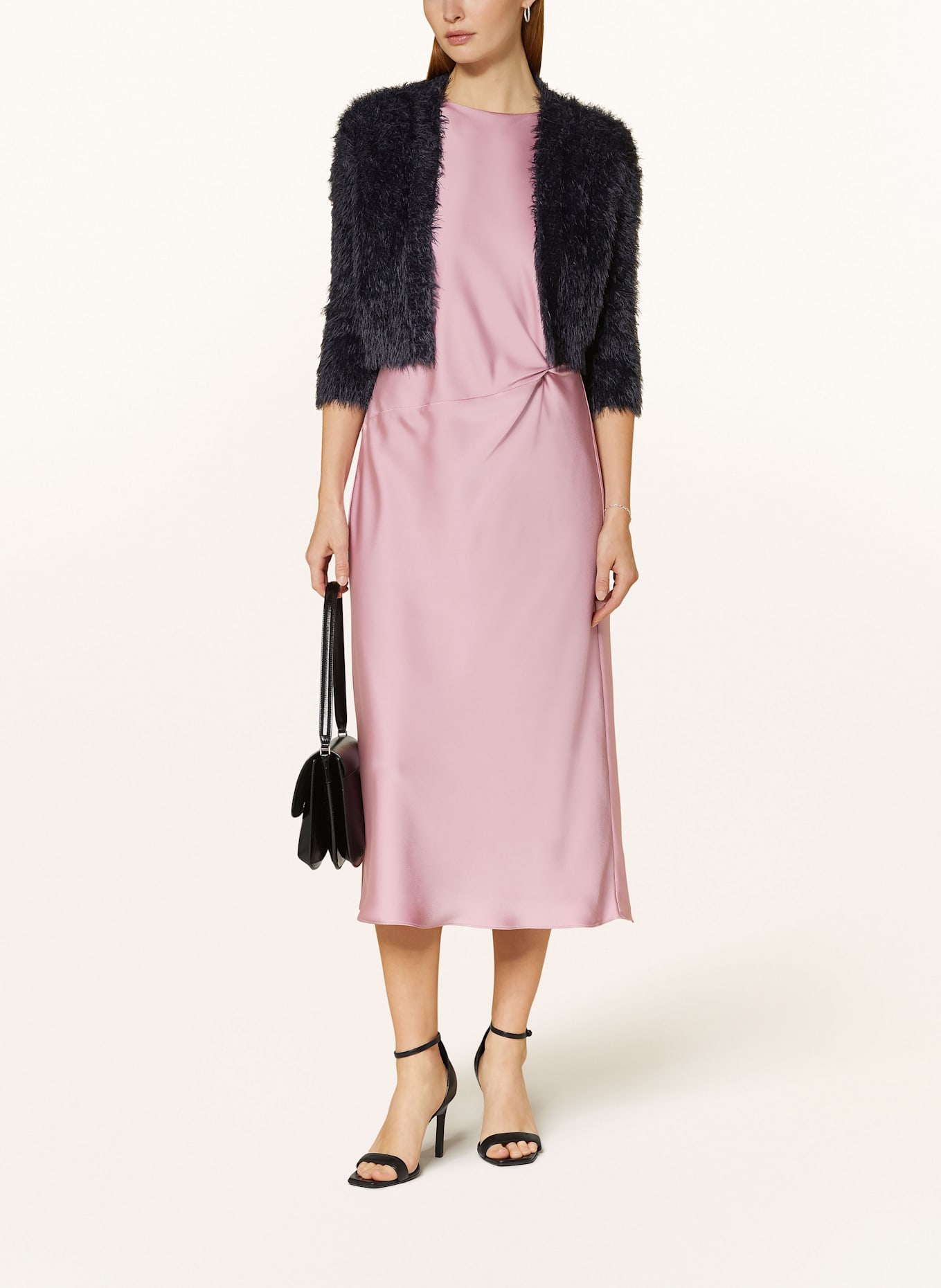 VM Vera Mont Bolerko: TMAVĚ MODRÁ