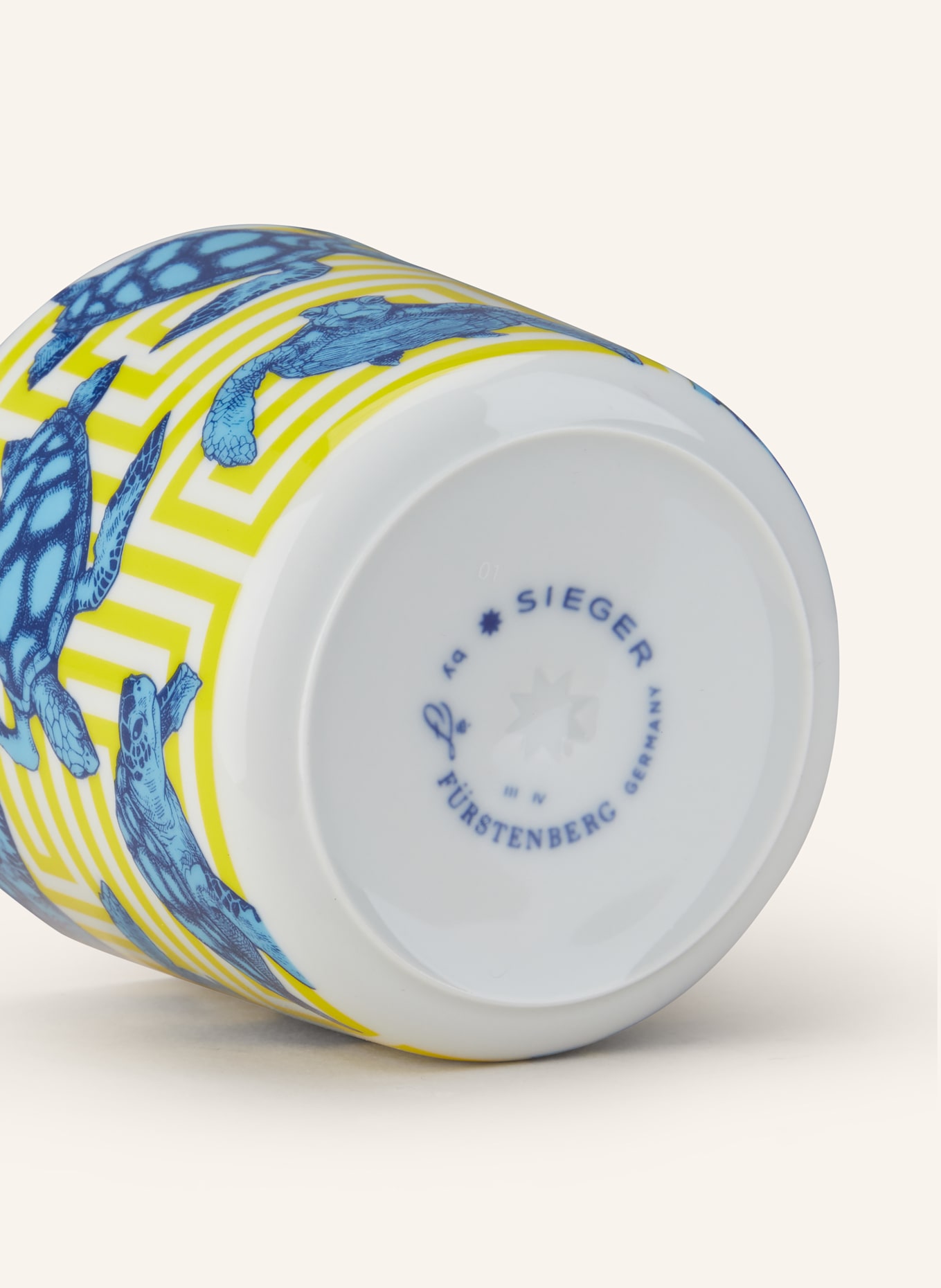 SIEGER by FÜRSTENBERG Becher SIP OF GOLD THE TURTLES: GOLD / HELLBLAU / GELB