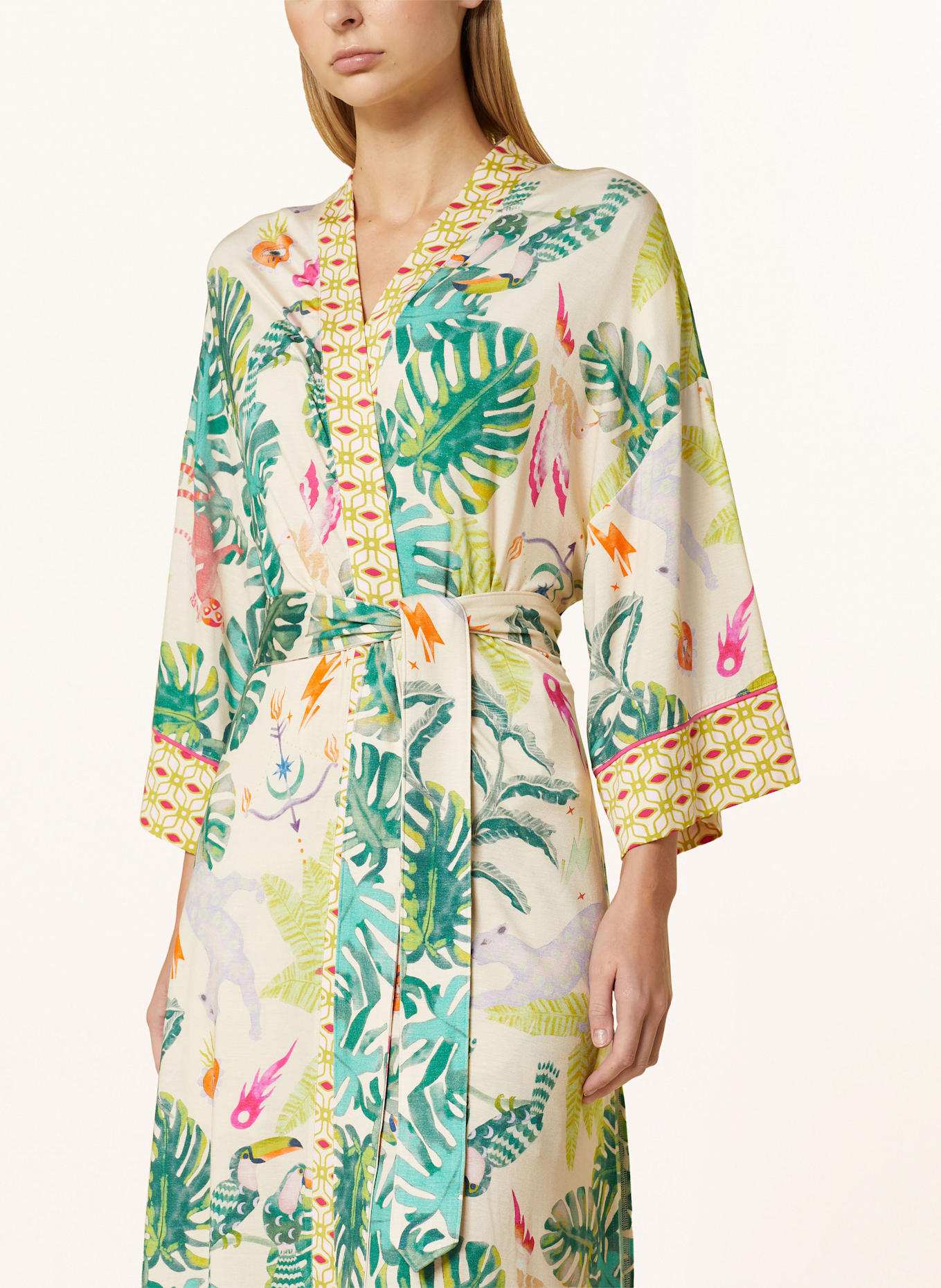mey Damen-Kimono Serie MYSTIC JUNGLE: CREME / GRÜN / PINK