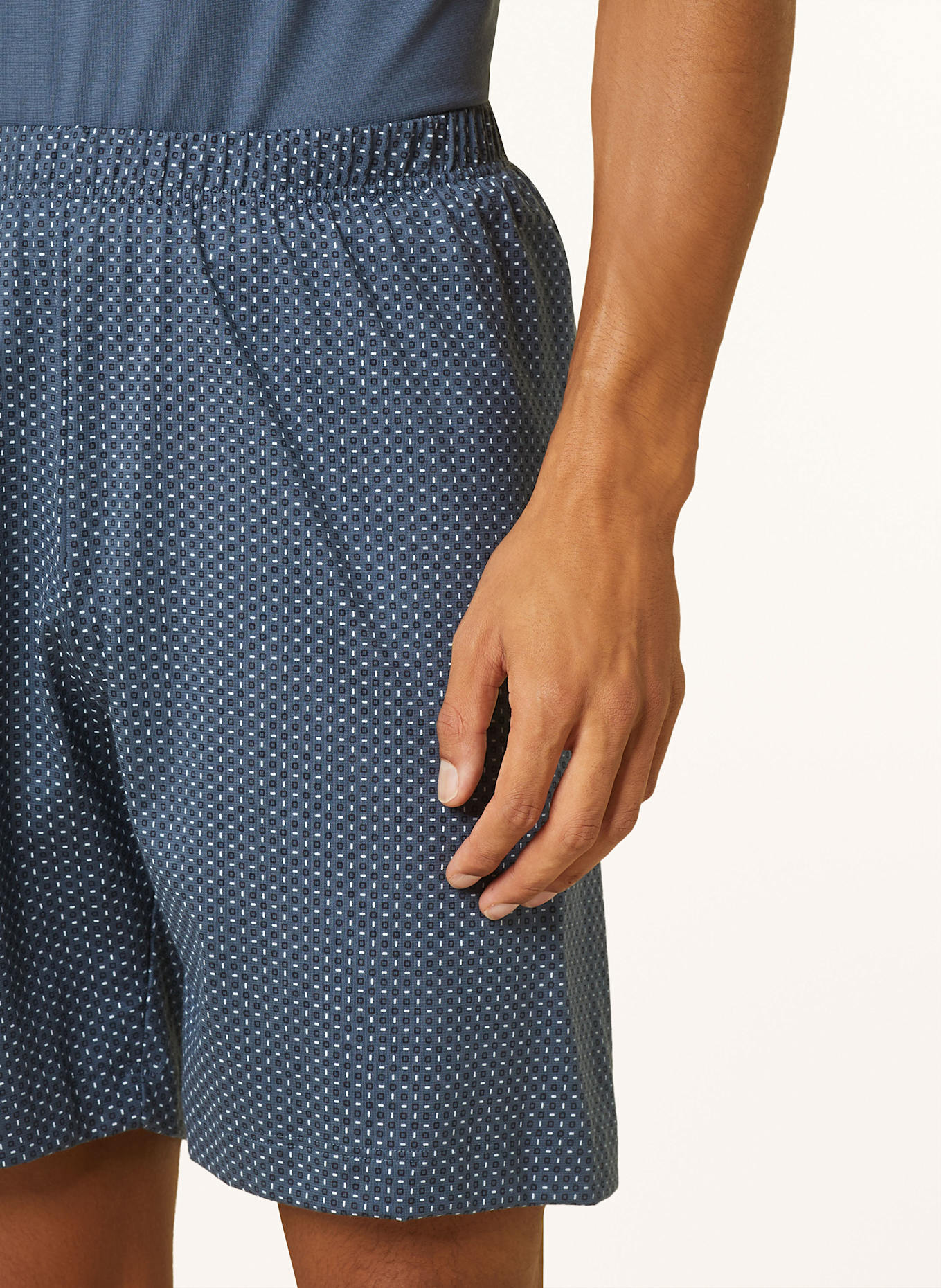 mey Shorty-Schlafanzug Serie EASY GEO: GRAU/ DUNKELGRAU/ WEISS