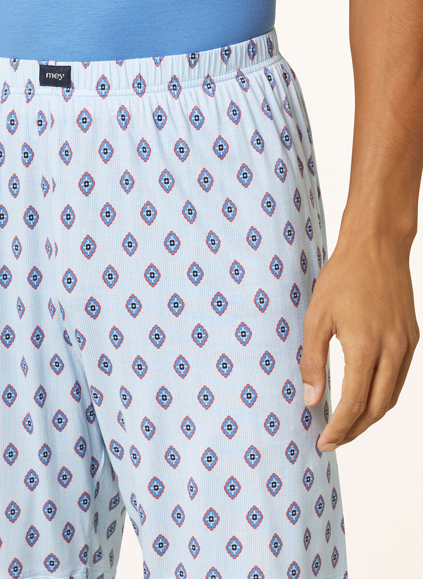 mey Schlafshorts Serie STRIPES WITH TIE PATTERN: HELLBLAU/ WEISS/ ROT