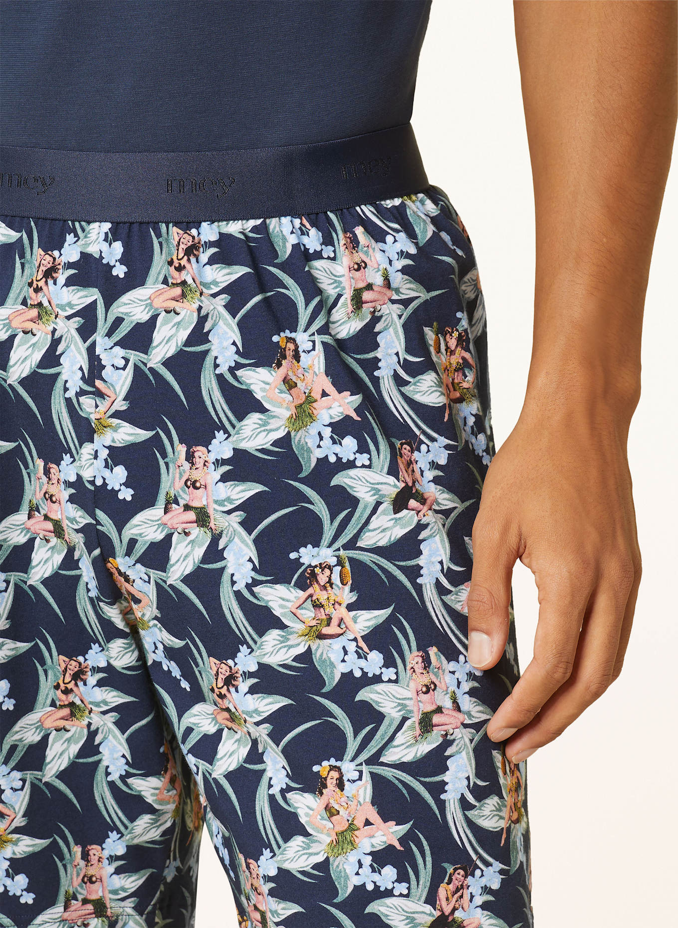 mey Schlafshorts Serie TROPICAL BLISS: DUNKELBLAU/ HELLBLAU/ GRÜN