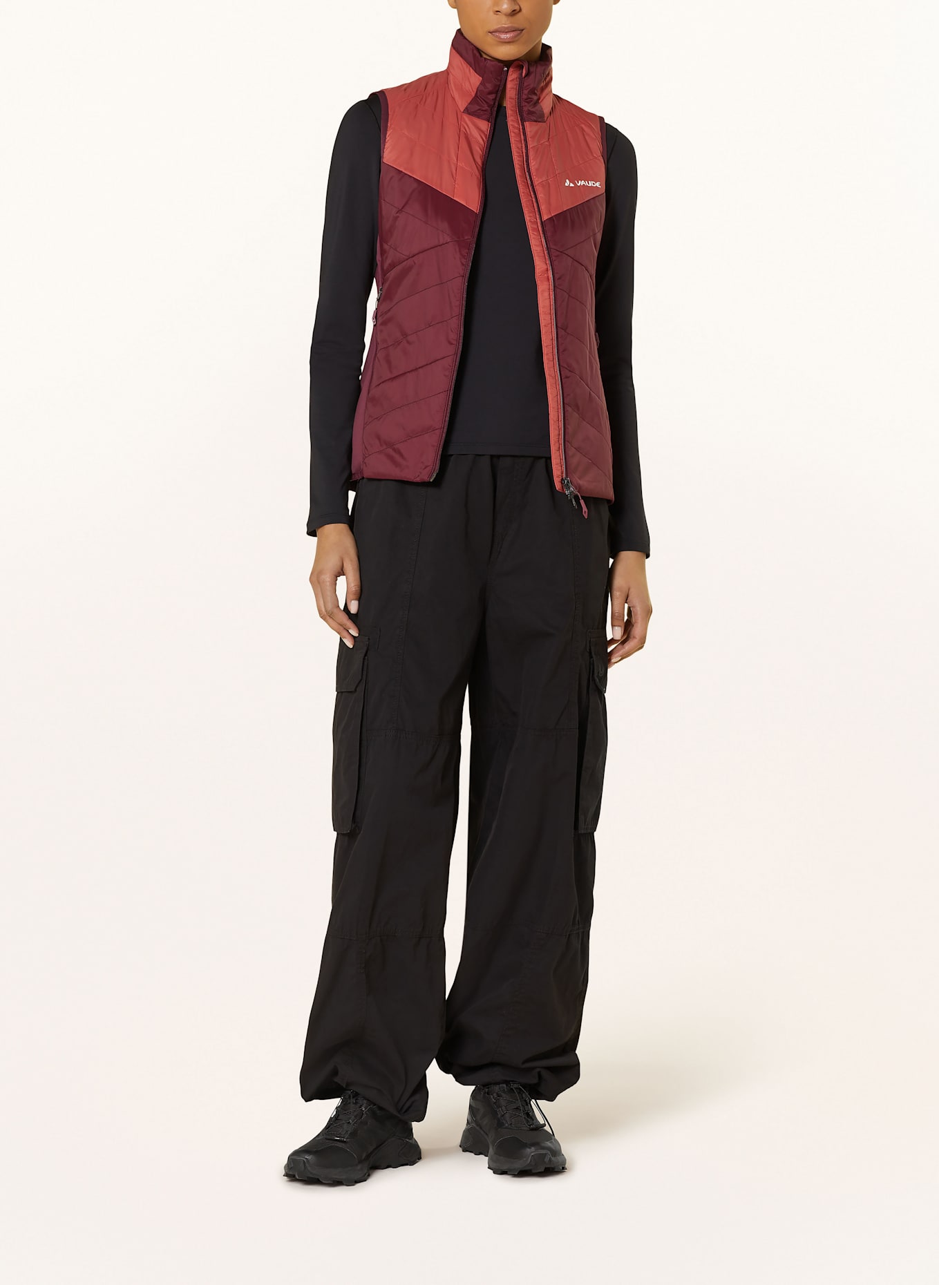 VAUDE Hybrid-Steppweste SESVENNA: DUNKELLILA / HELLROT