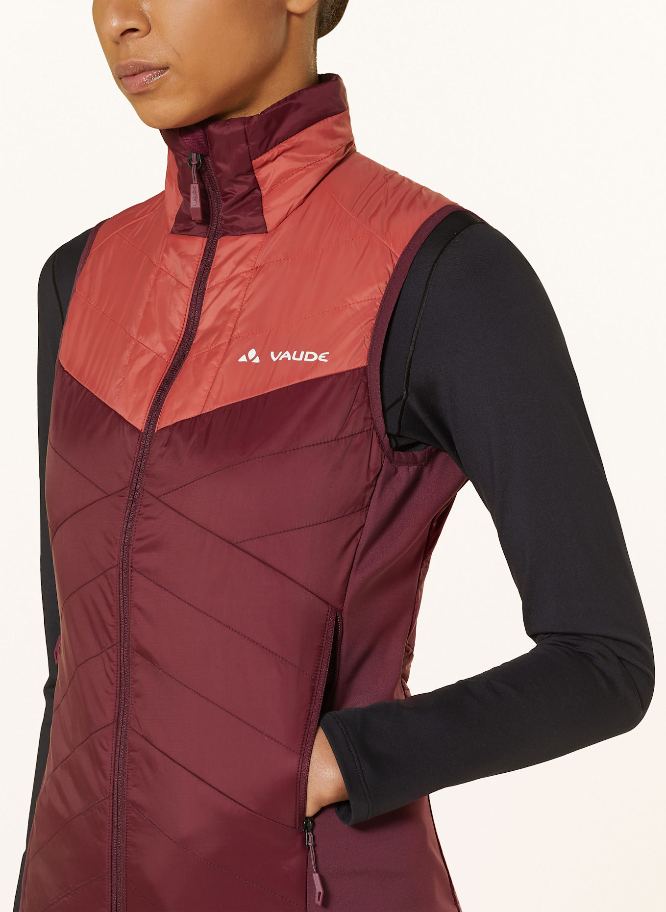 VAUDE Hybrid-Steppweste SESVENNA: DUNKELLILA / HELLROT