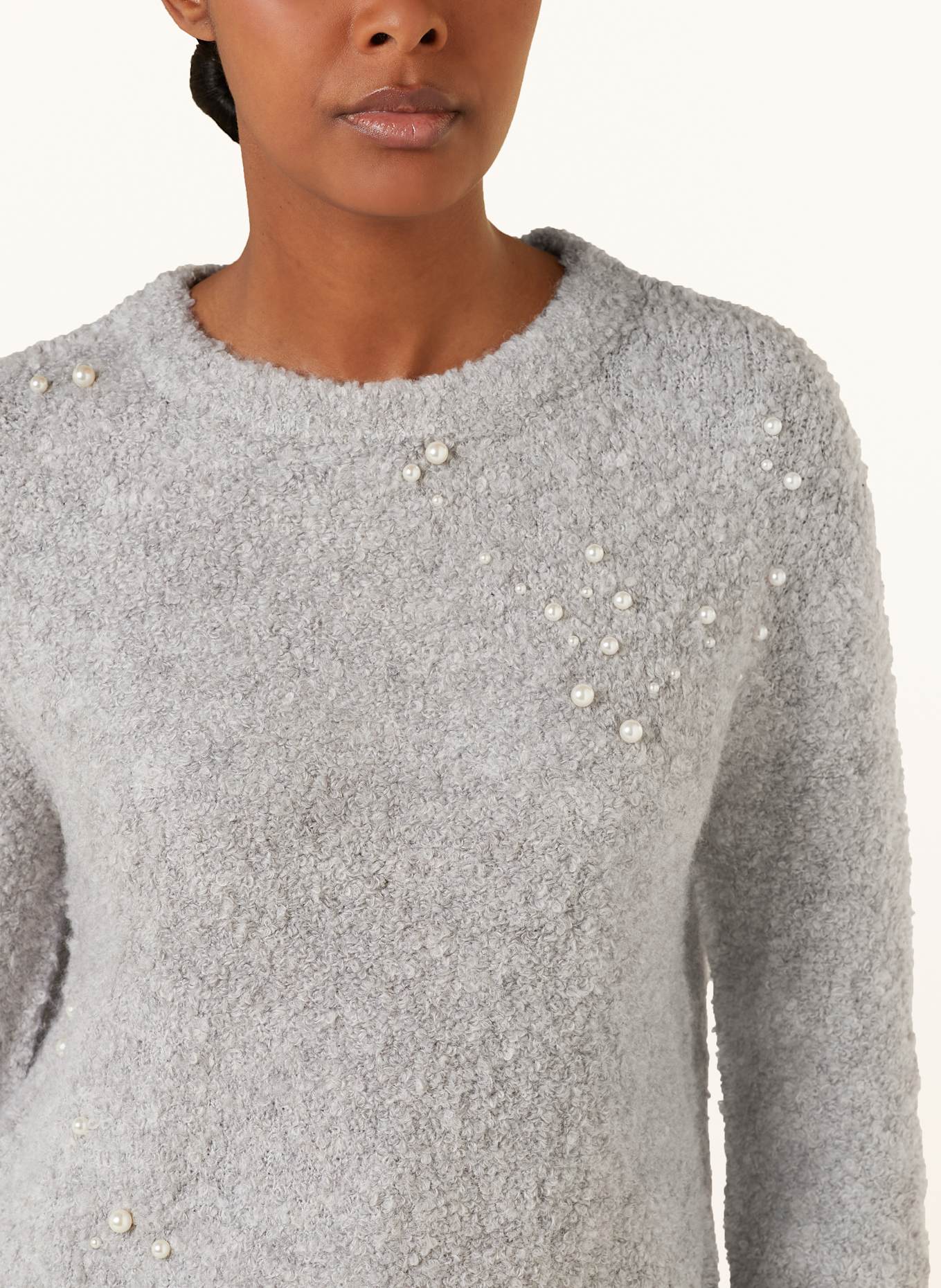 BETTY&CO Bouclè sweater with decorative beads: LIGHT GRAY