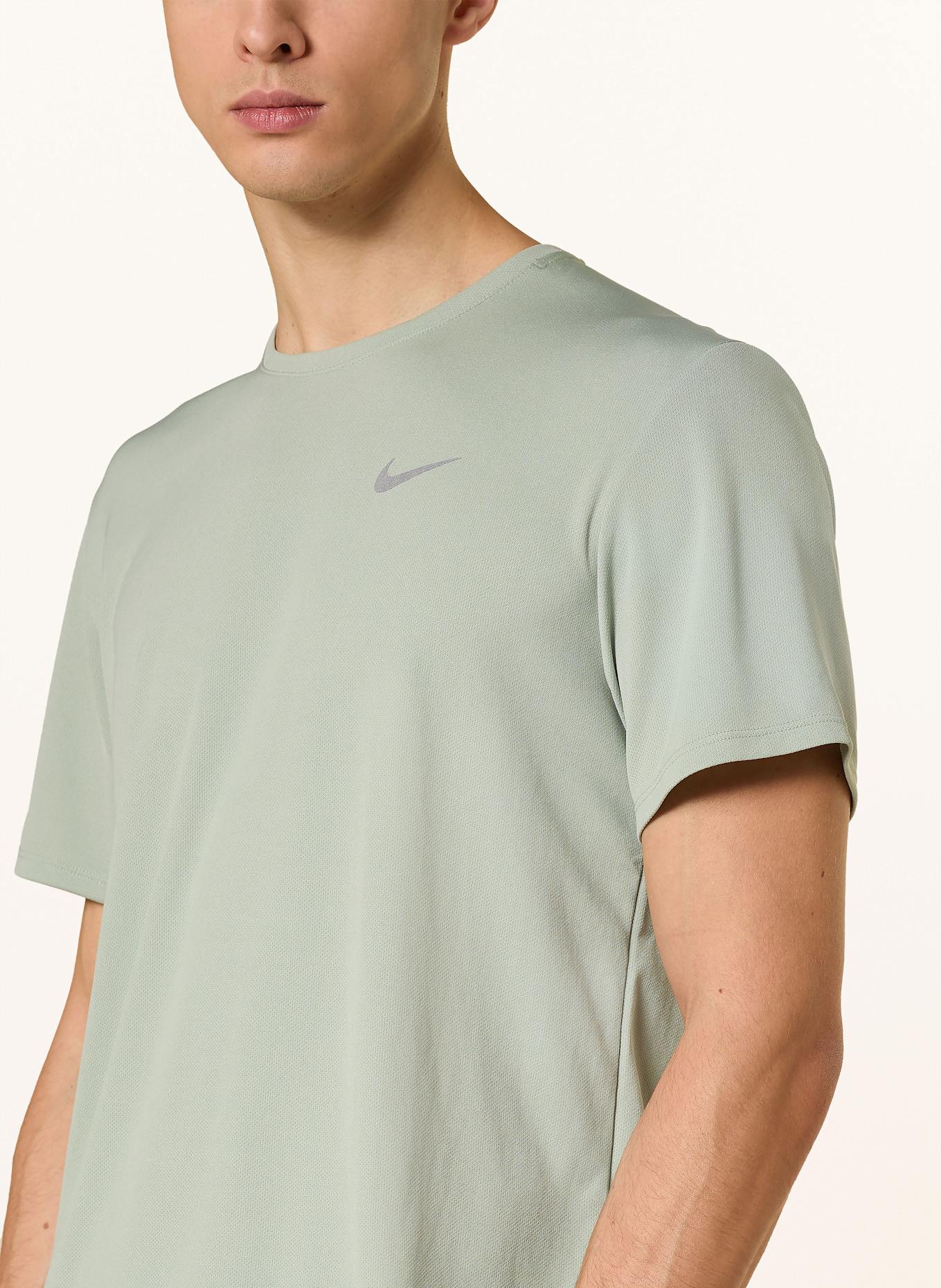 Nike Laufshirt MILER: HELLGRÜN