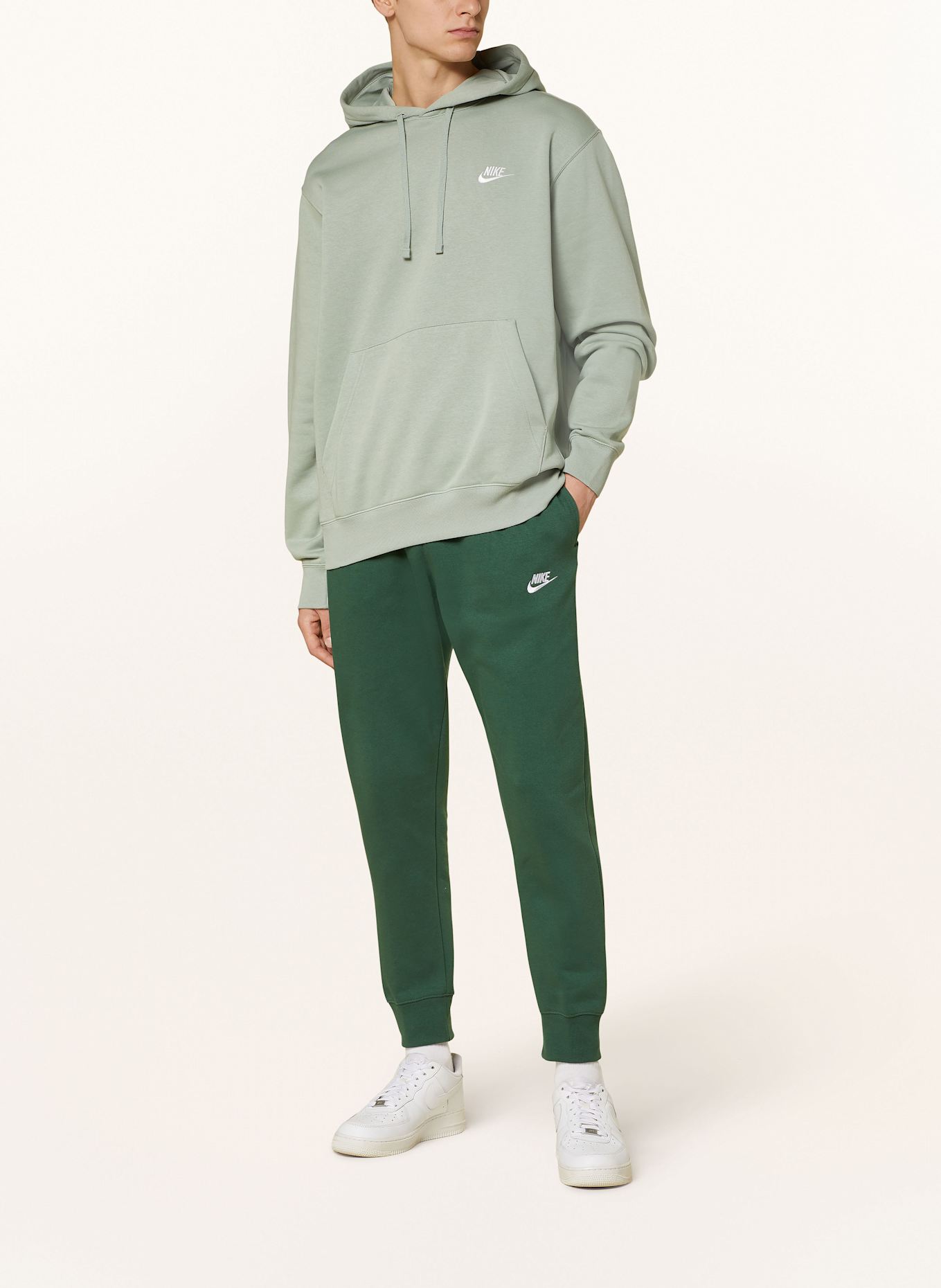 Nike Sweatpants CLUB FLEECE in dark green