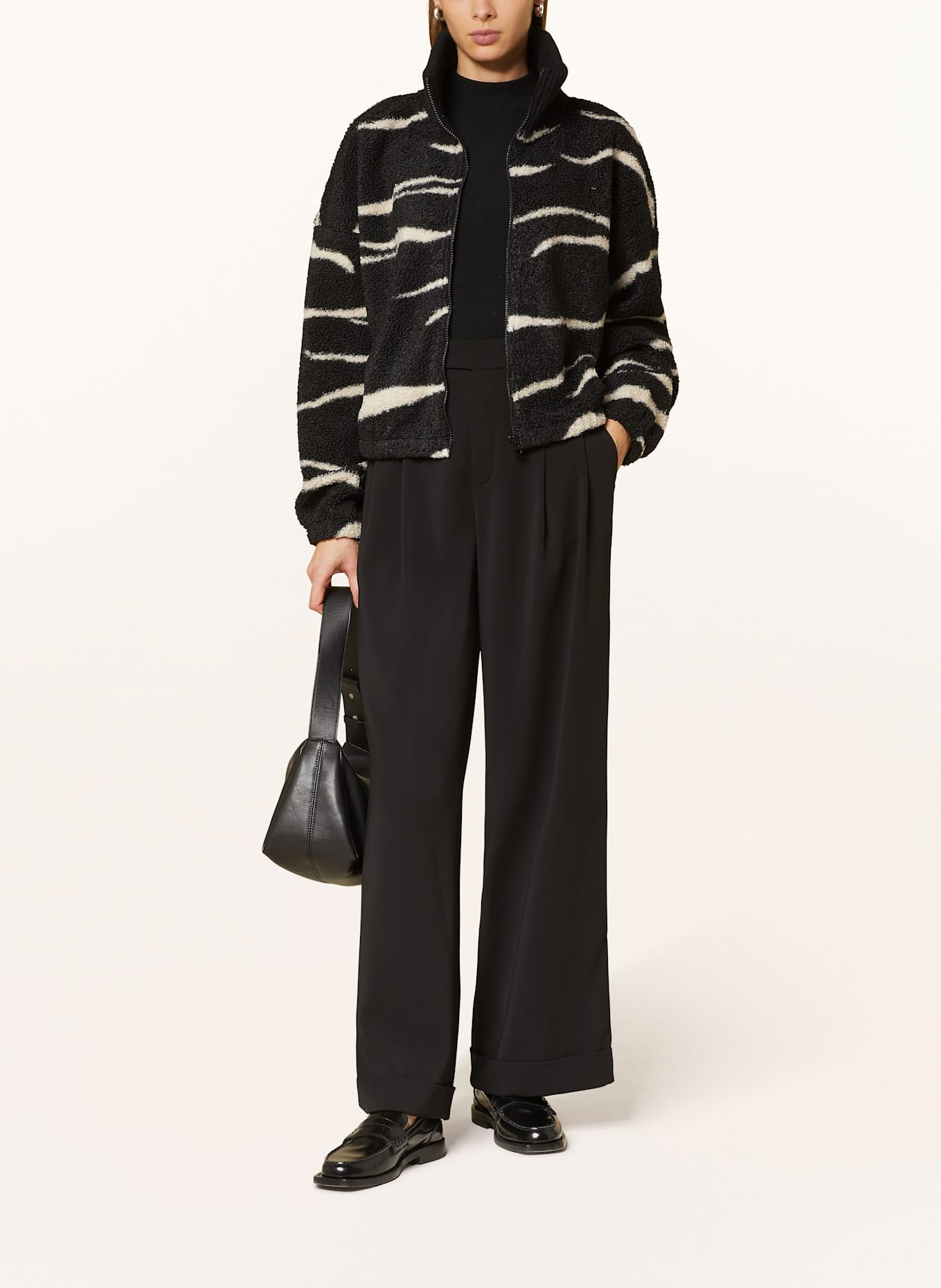 ONLY Cropped teddy fleece jacket in black ecru