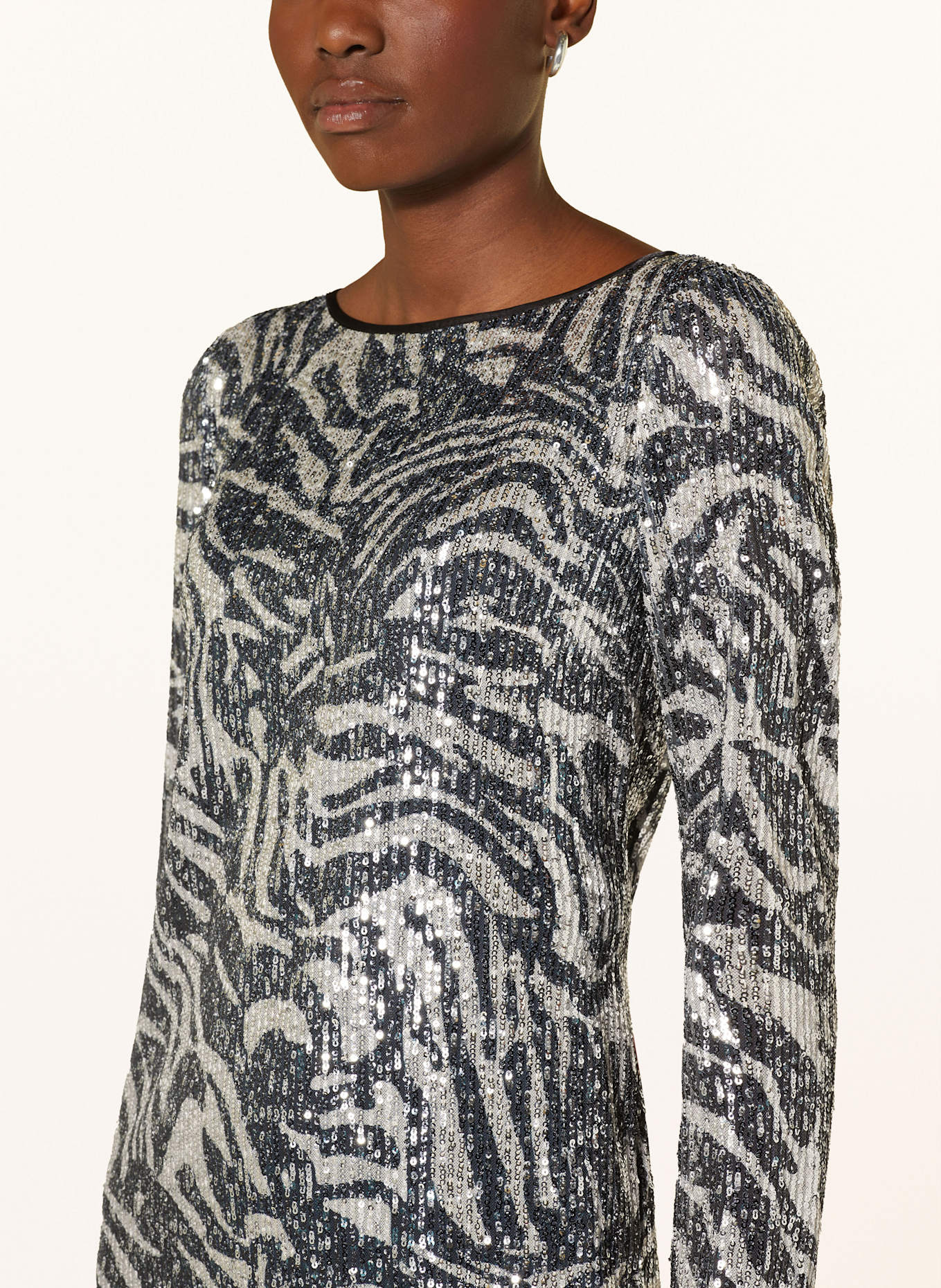 BETTY&CO Šaty s flitry: ČERNÁ / REŽNÁ