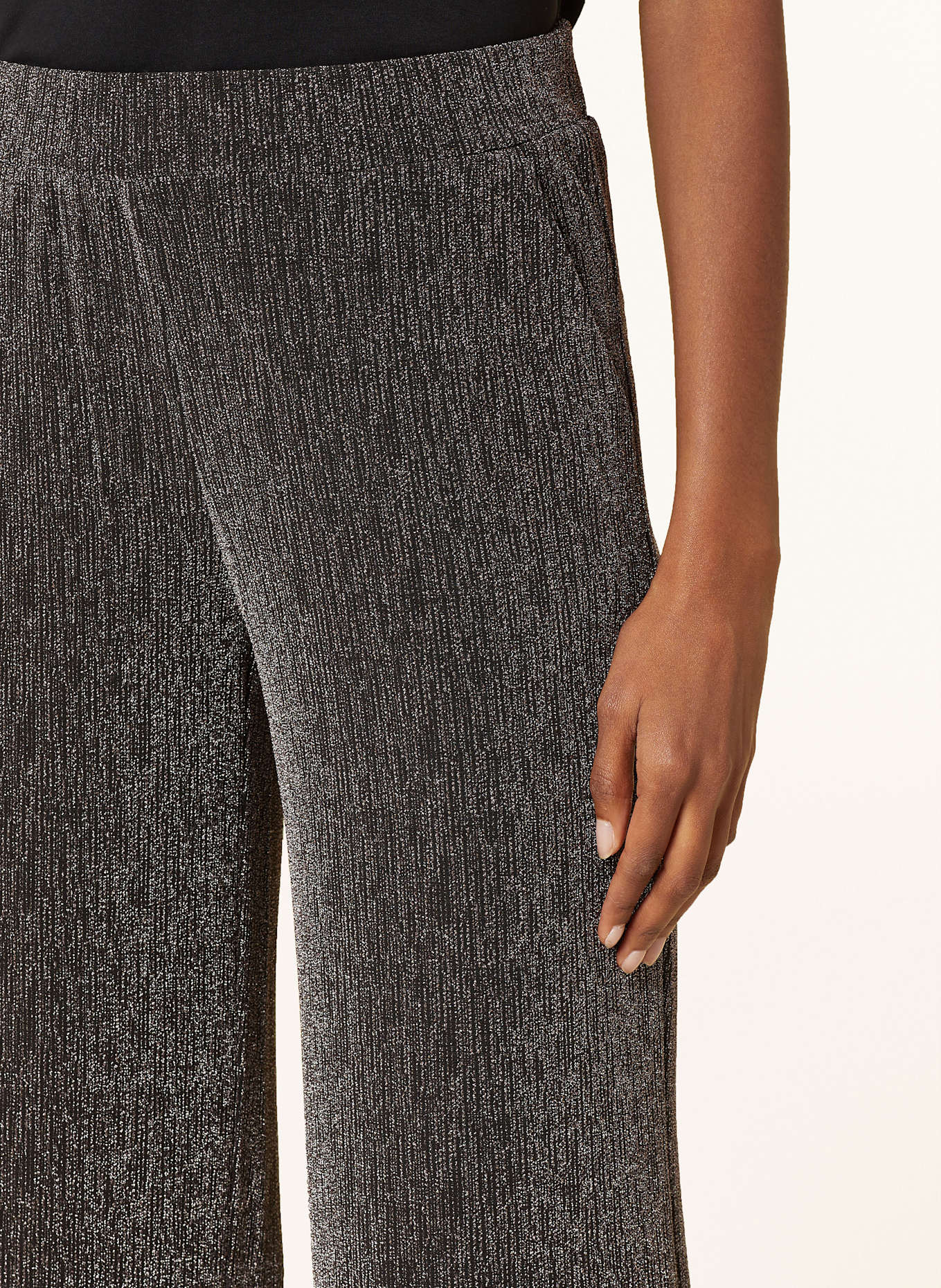 BETTY&CO Marlenehose mit Glitzergarn: SCHWARZ / SILBER