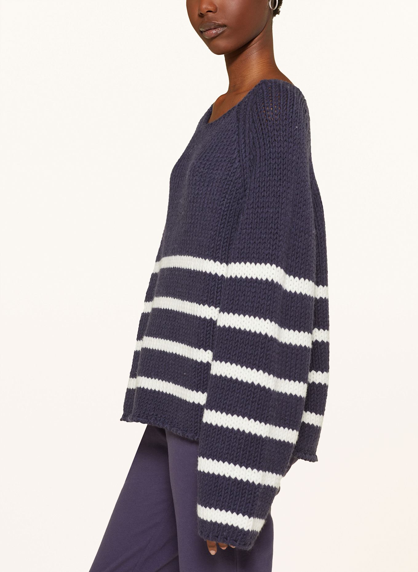 Juvia Sweater DORA: DARK BLUE / WHITE