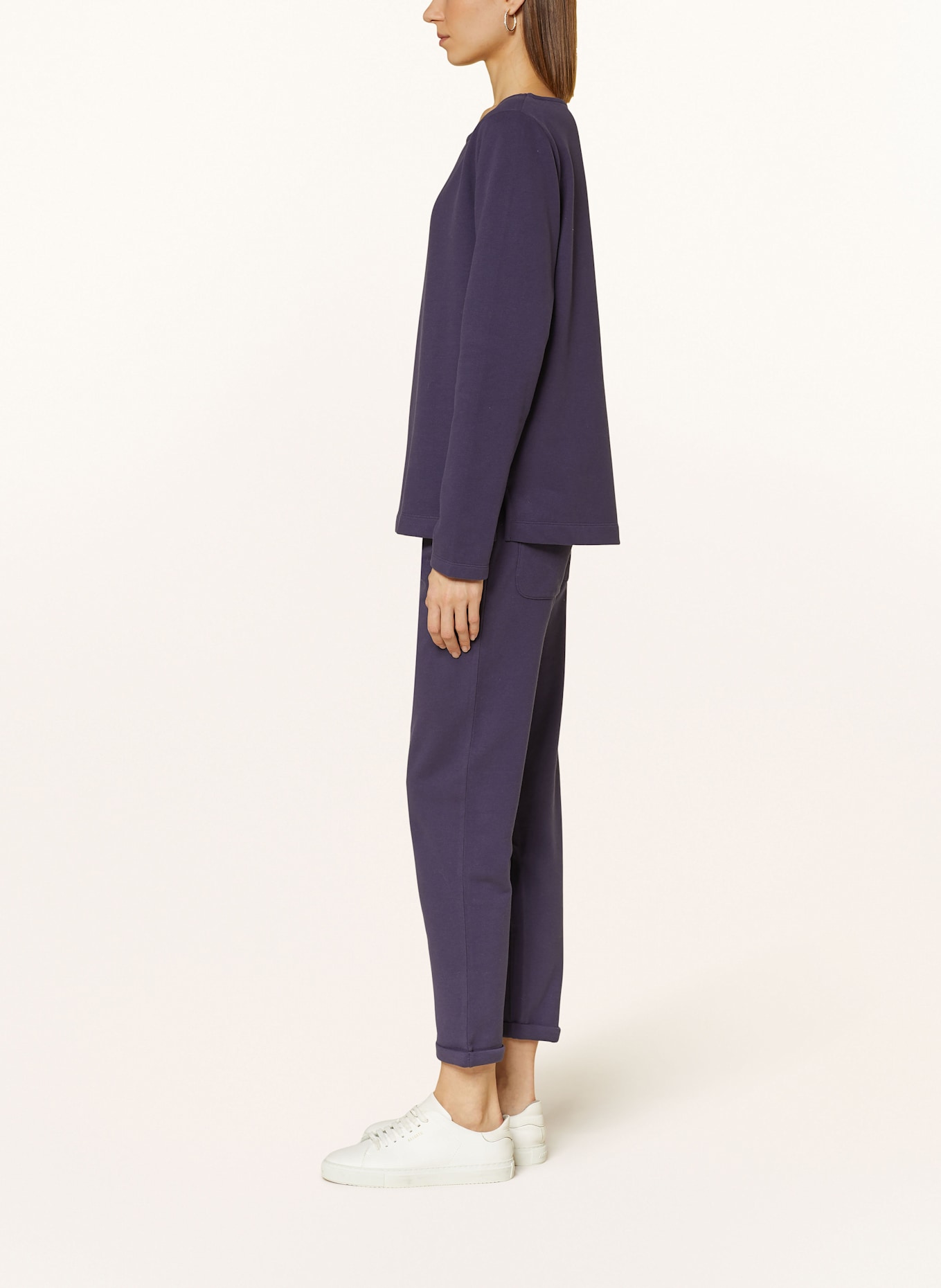 Juvia sweatpants: DARK BLUE