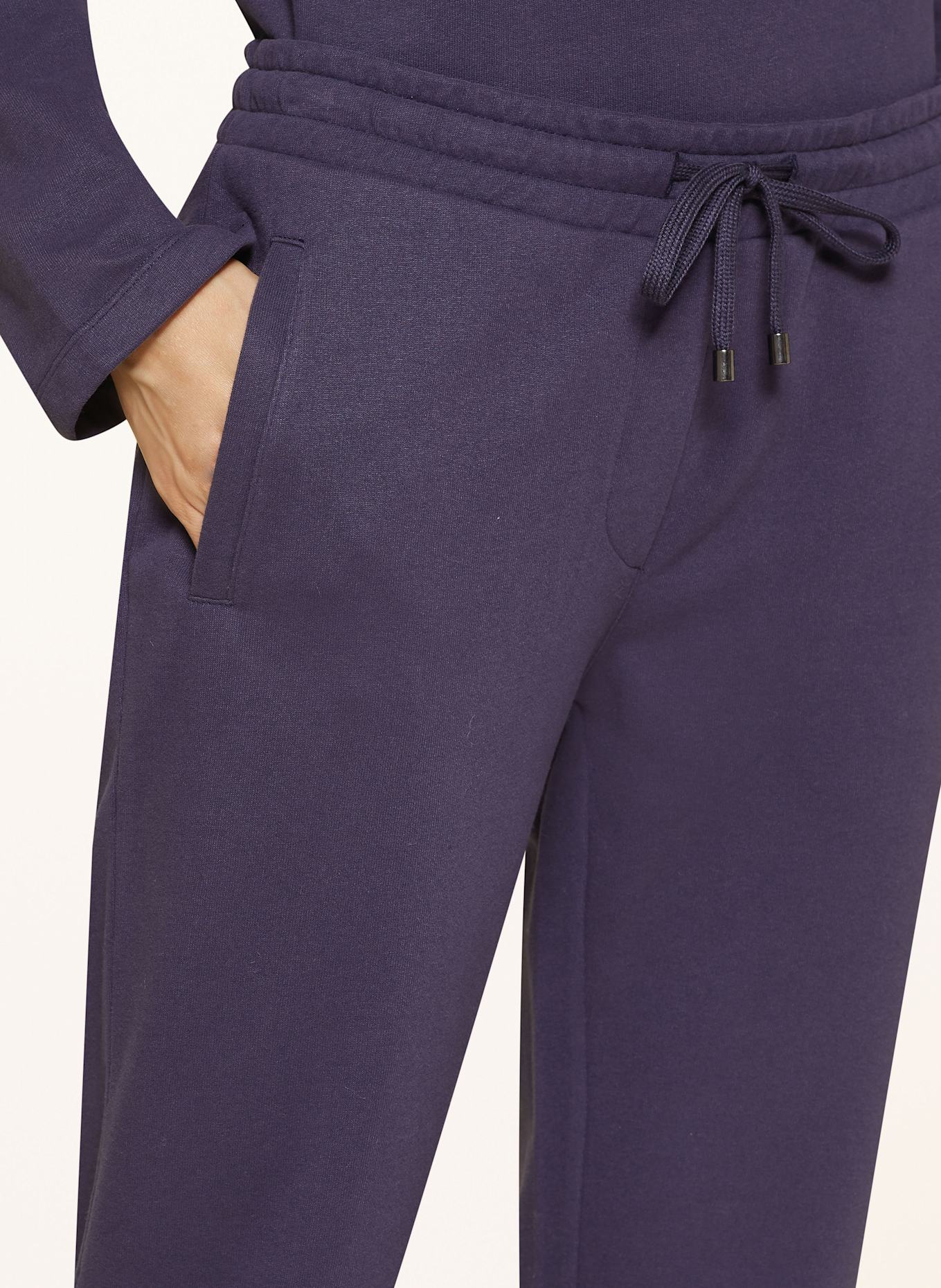 Juvia sweatpants: DARK BLUE