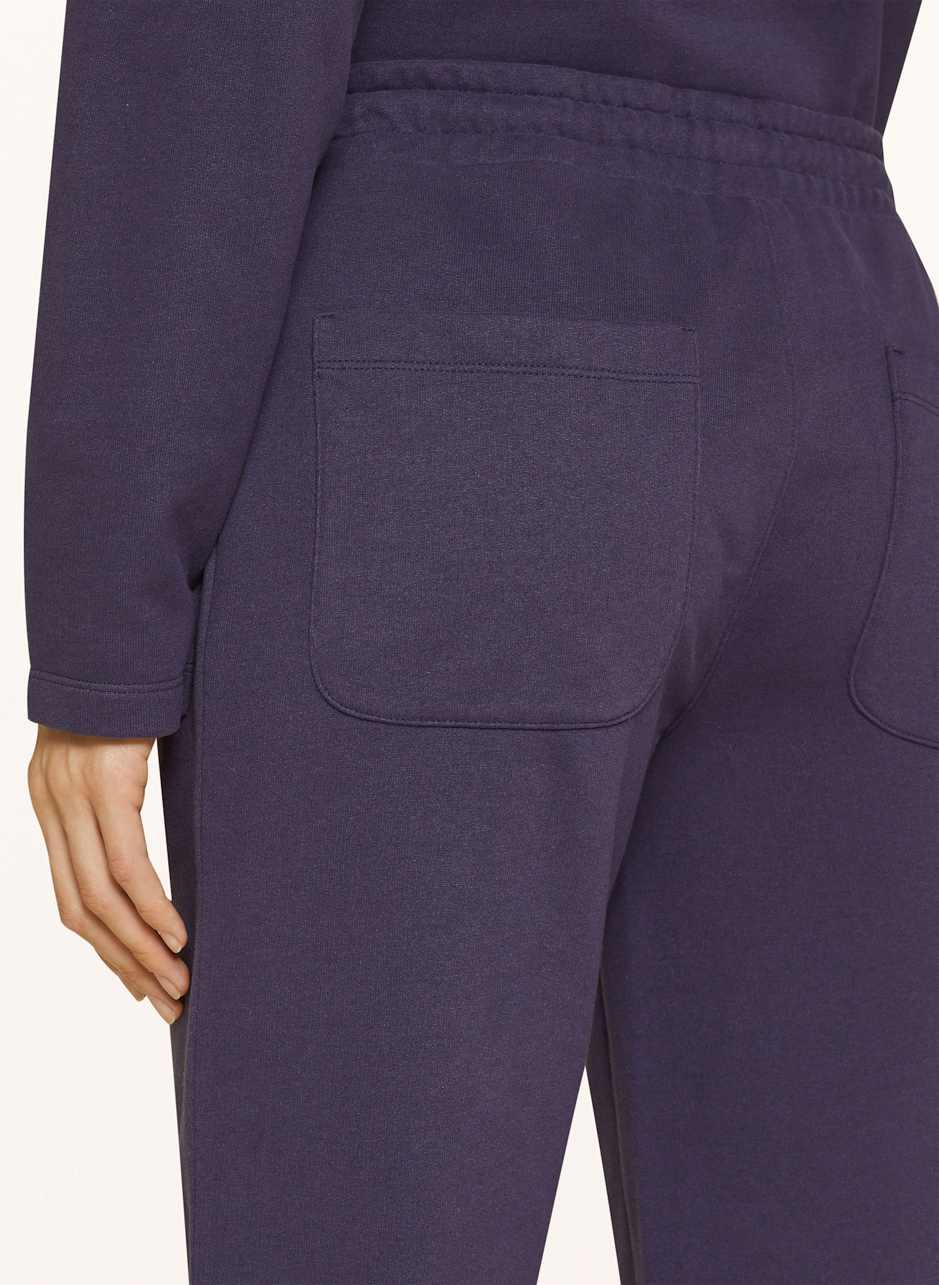 Juvia sweatpants: DARK BLUE