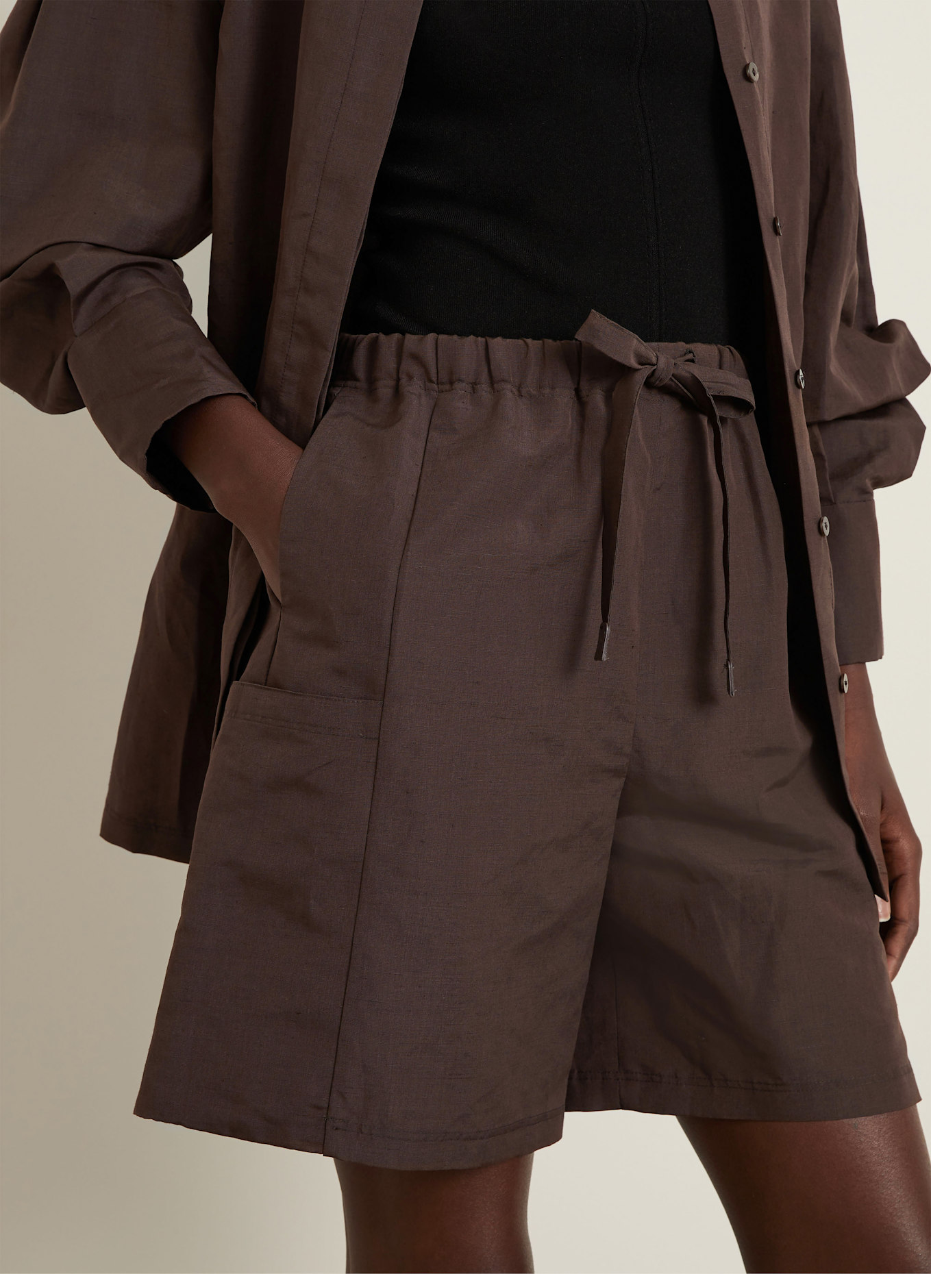 Max Mara QUEBEC shorts with linen and silk in dark brown