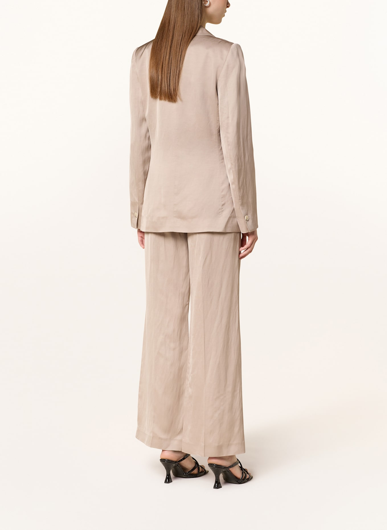 comma Satin blazer: BEIGE