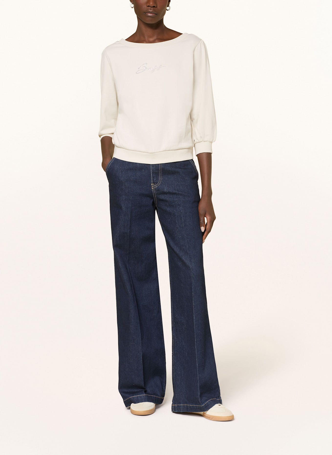 BOSS Sweatshirt EMAY mit 3/4-Arm und Schmucksteinen: WEISS