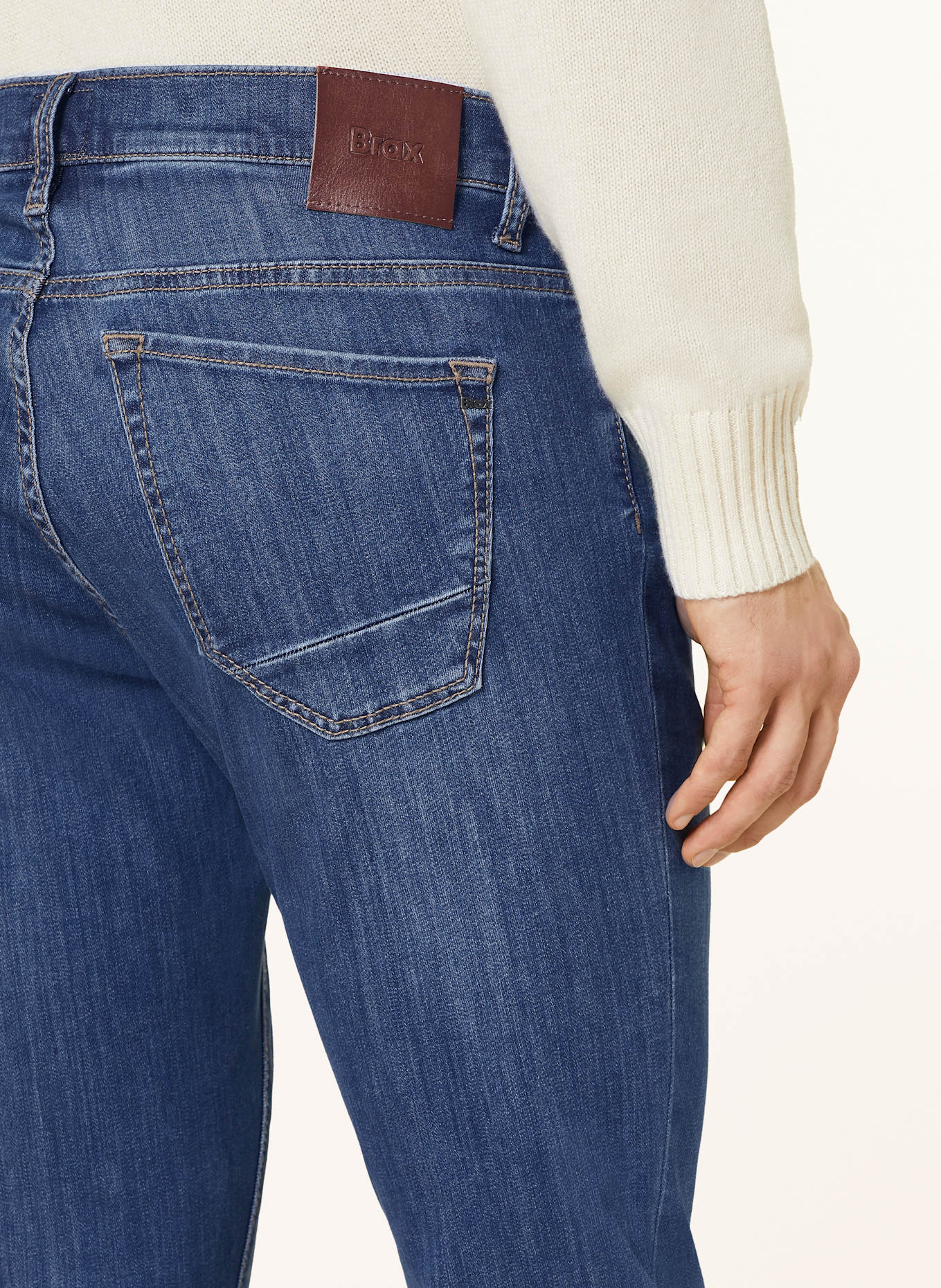 BRAX Jeans CHUCK modern fit, Color: 26 LIGHT BLUE (Image 6)