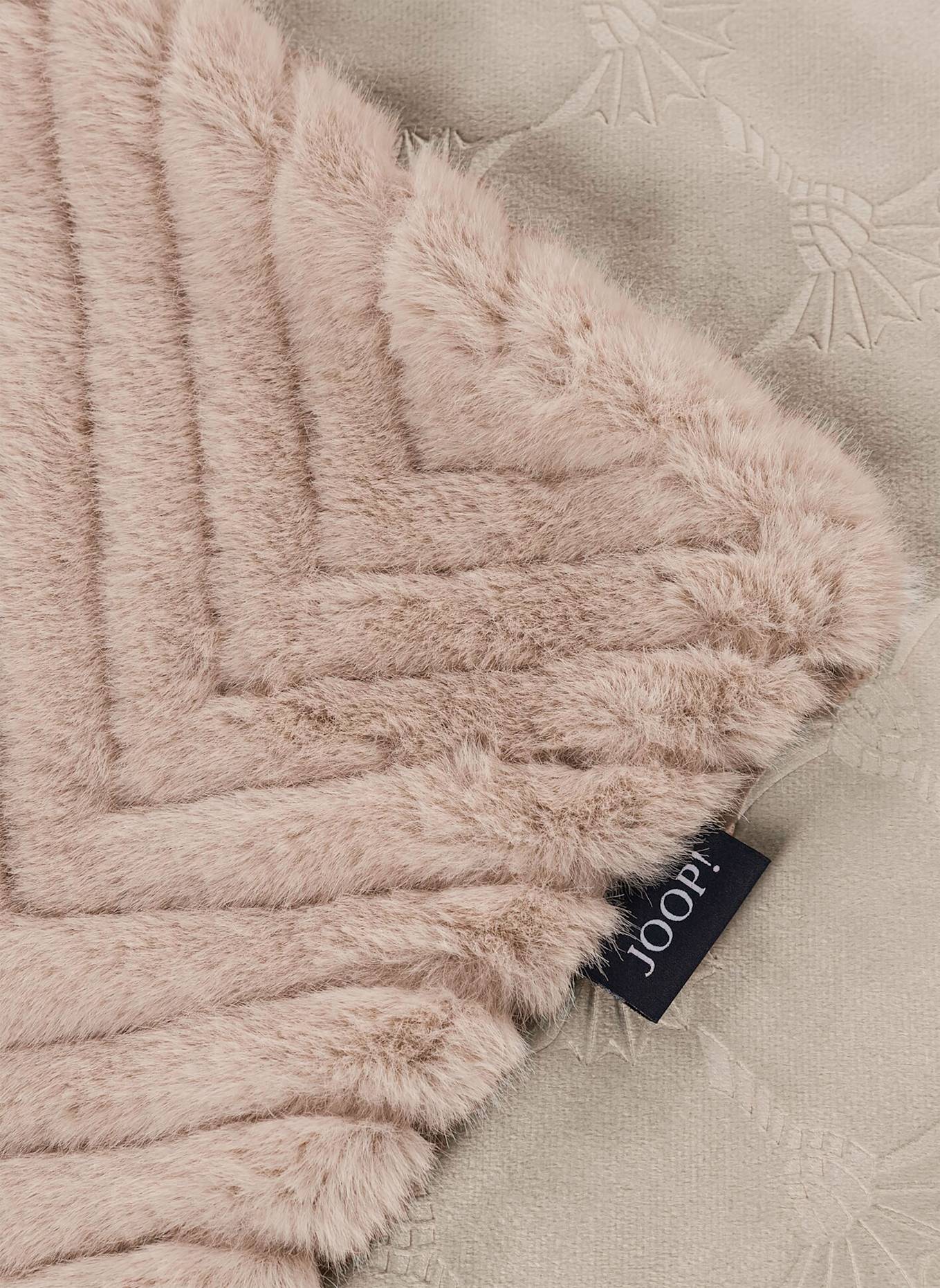 JOOP! Pled ze sztucznego futra J!ELEGANT: SZARY