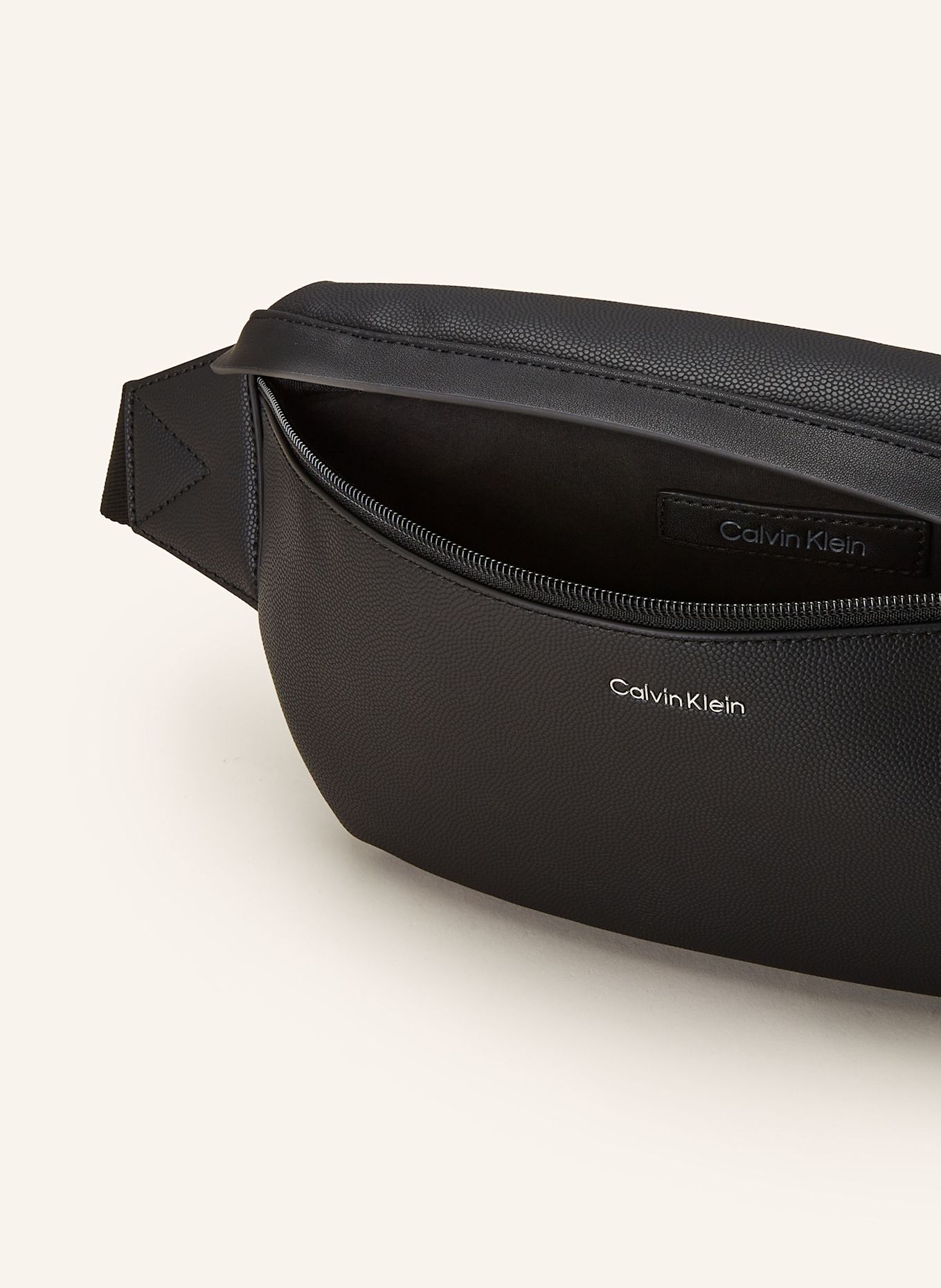 Calvin Klein Gürteltasche: SCHWARZ