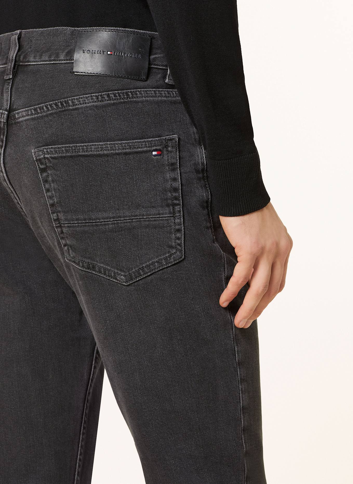 TOMMY HILFIGER Jeans DENTON Straight Fit, Farbe: 1B7 Clark Black (Bild 6)