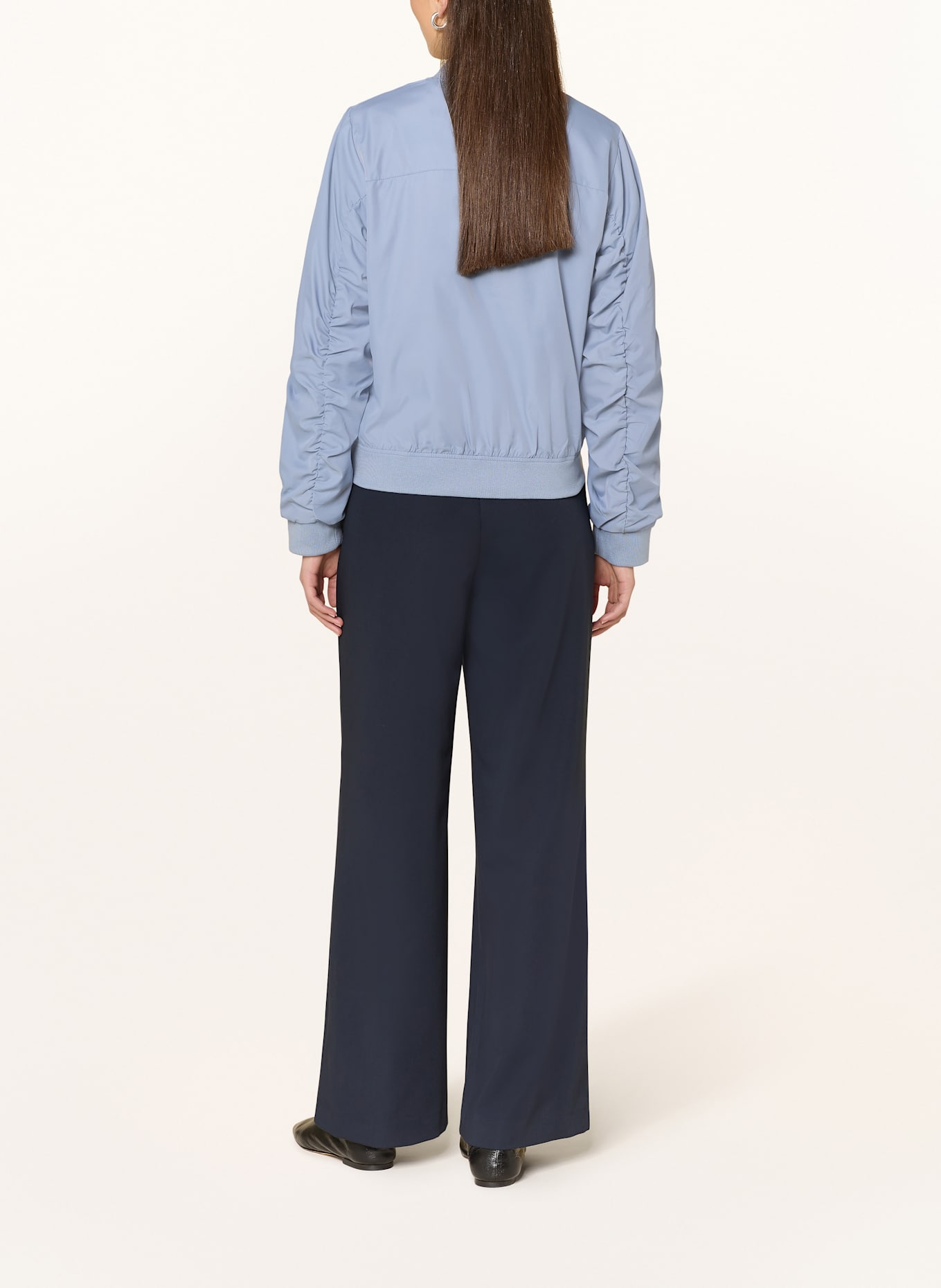 CARTOON Bunda: ČERNOŠEDÁ