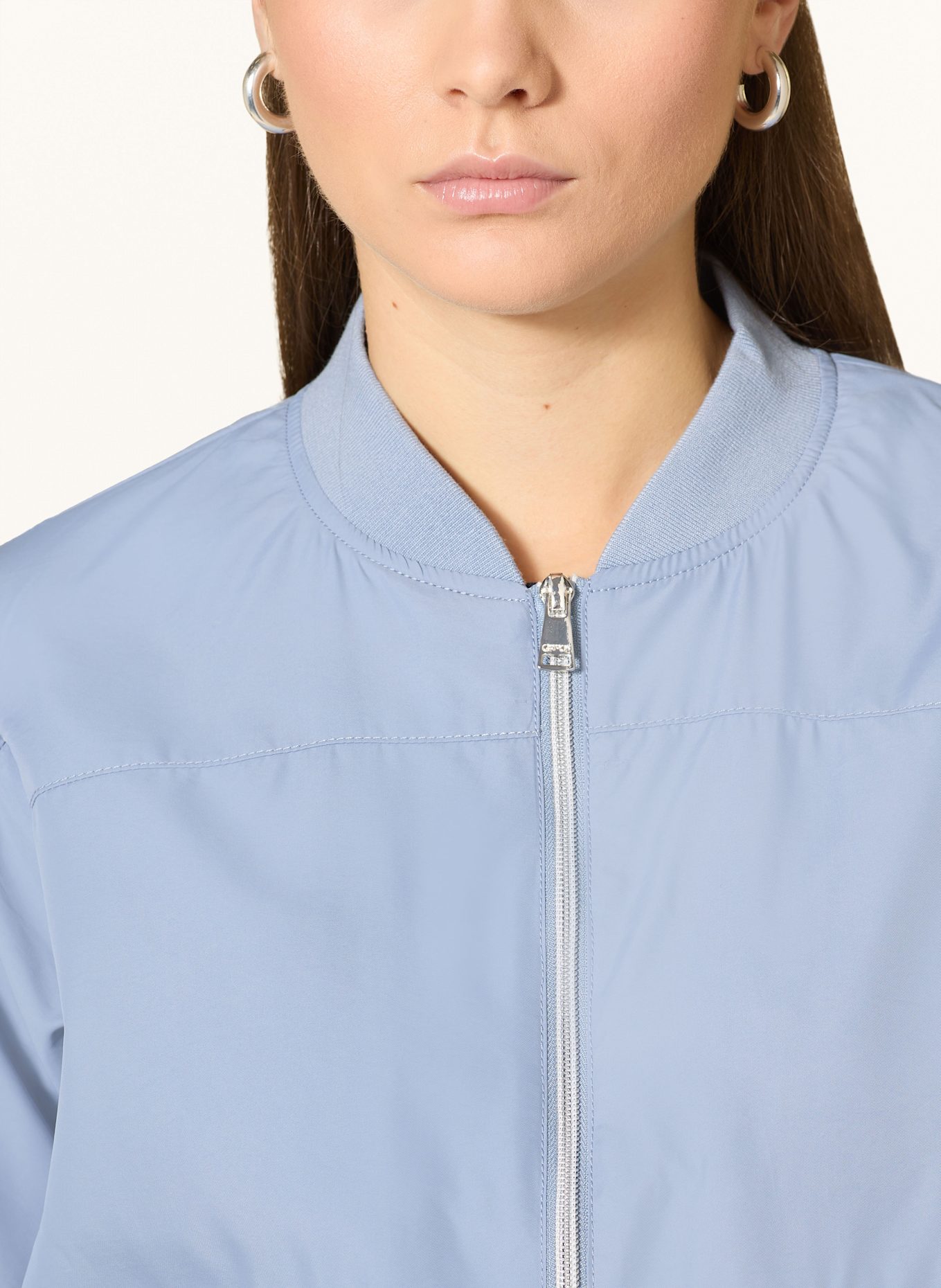 CARTOON Bunda: ČERNOŠEDÁ