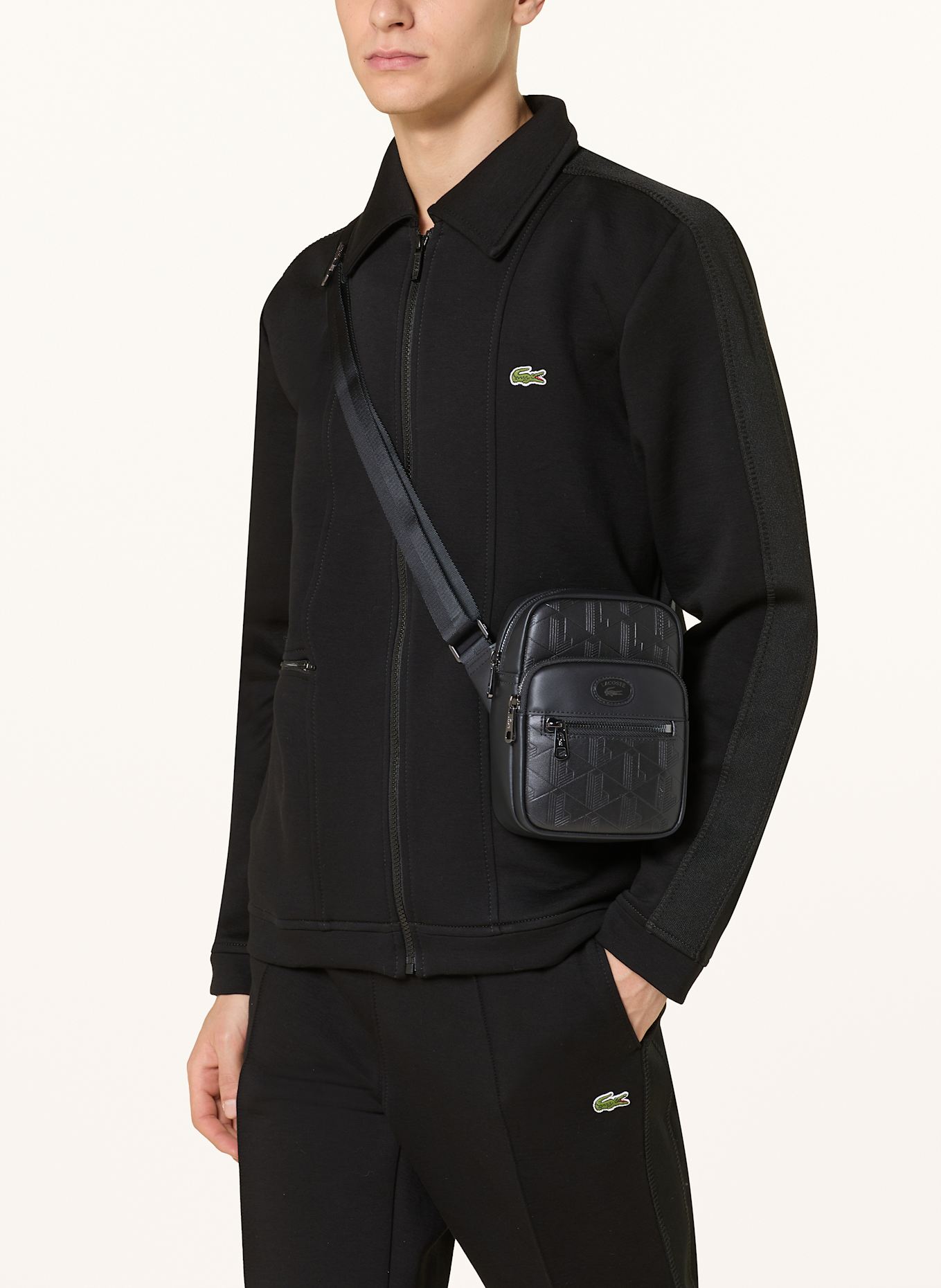 LACOSTE Umhängetasche: SCHWARZ