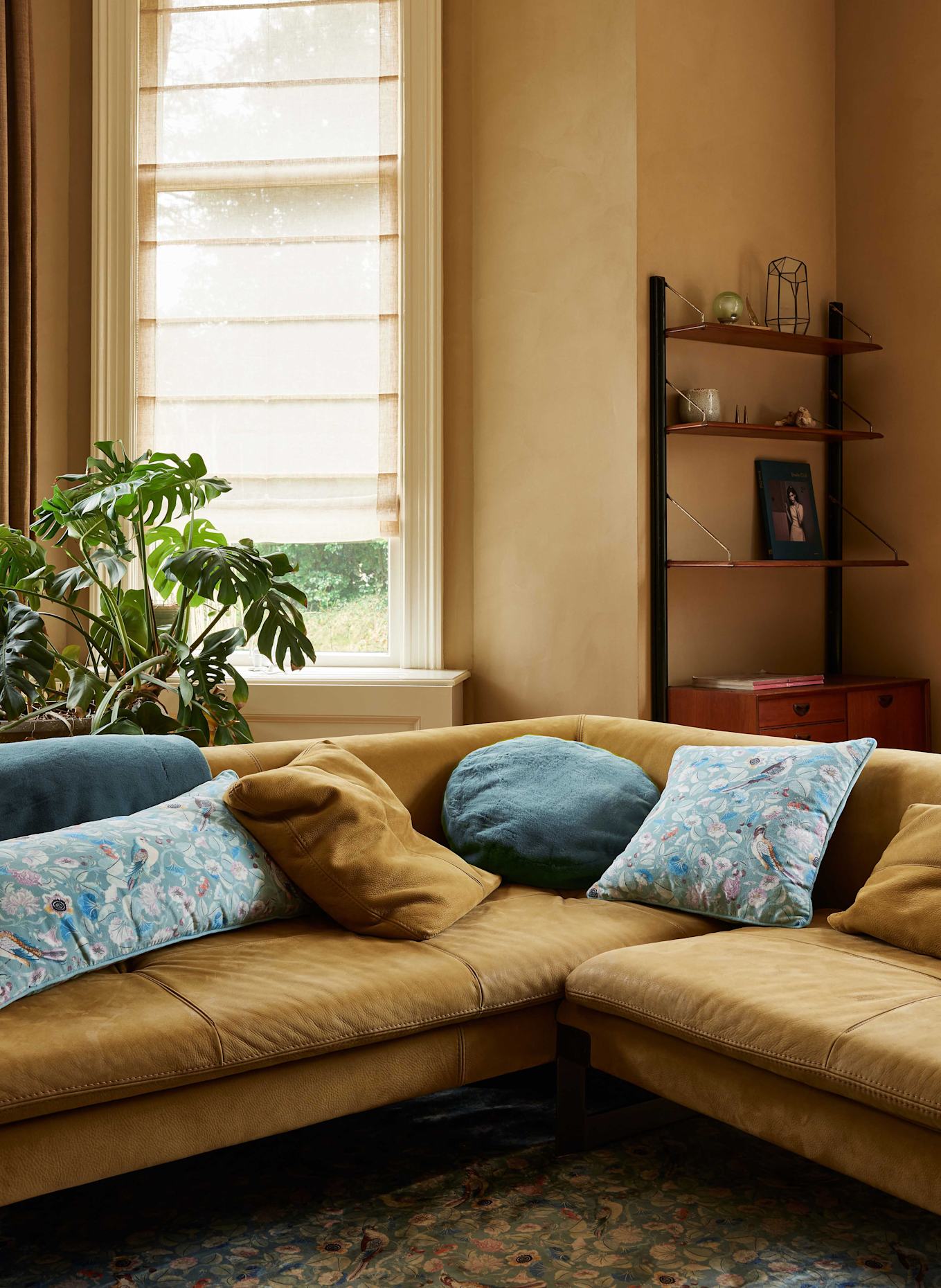 ESSENZA Poduszka dekoracyjna ALESTE z aksamitu: MIĘTOWY / BLADORÓŻOWY / TURKUSOWY