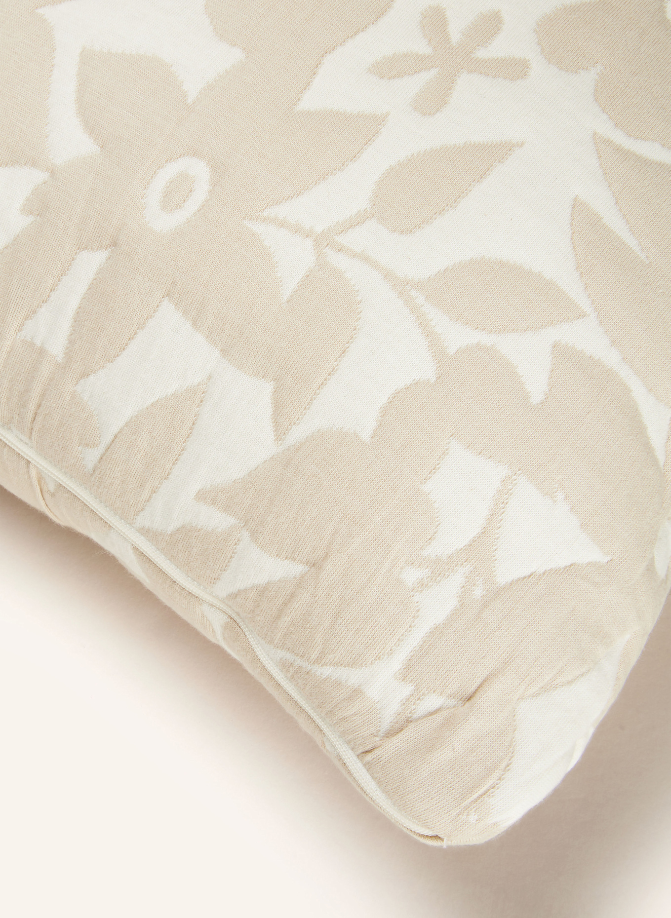 ESSENZA Poduszka dekoracyjna IMARA: ECRU / BEŻOWY