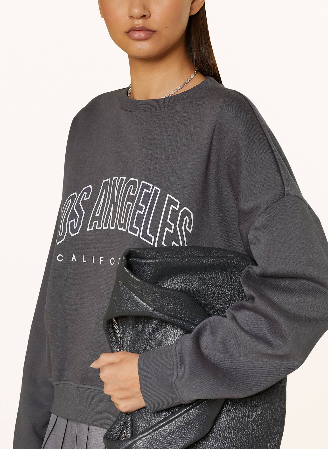 ONLY Sweatshirt, Color: cropped logo-tape T-shirt (Image 4)