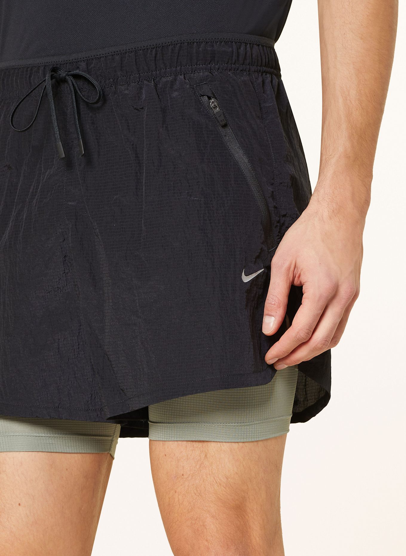 nike basketball Běžecké šortky 2 v 1 STRIDE RUNNING DIVISION: ČERNÁ