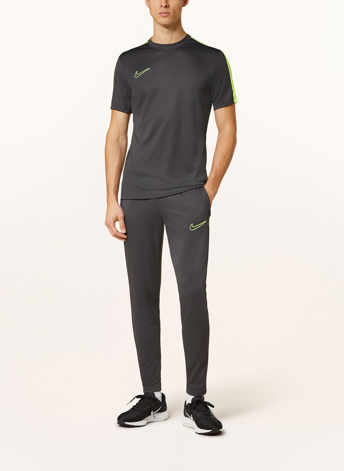 Nike Trainingshose DRI-FIT ACADEMY 23, Farbe: DUNKELGRAU (Bild 2)
