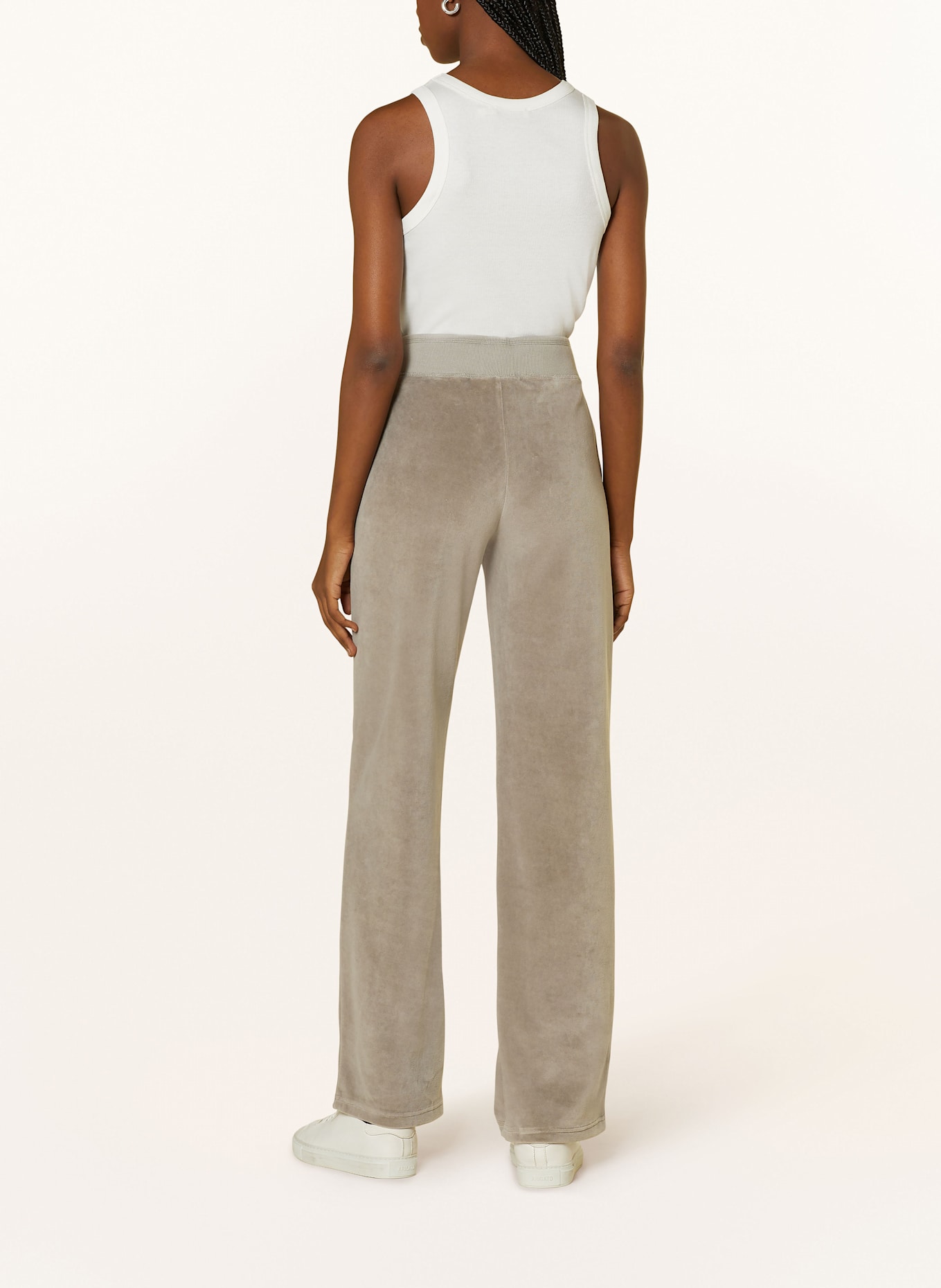 Juvia Lounge pants made of velour: TAUPE