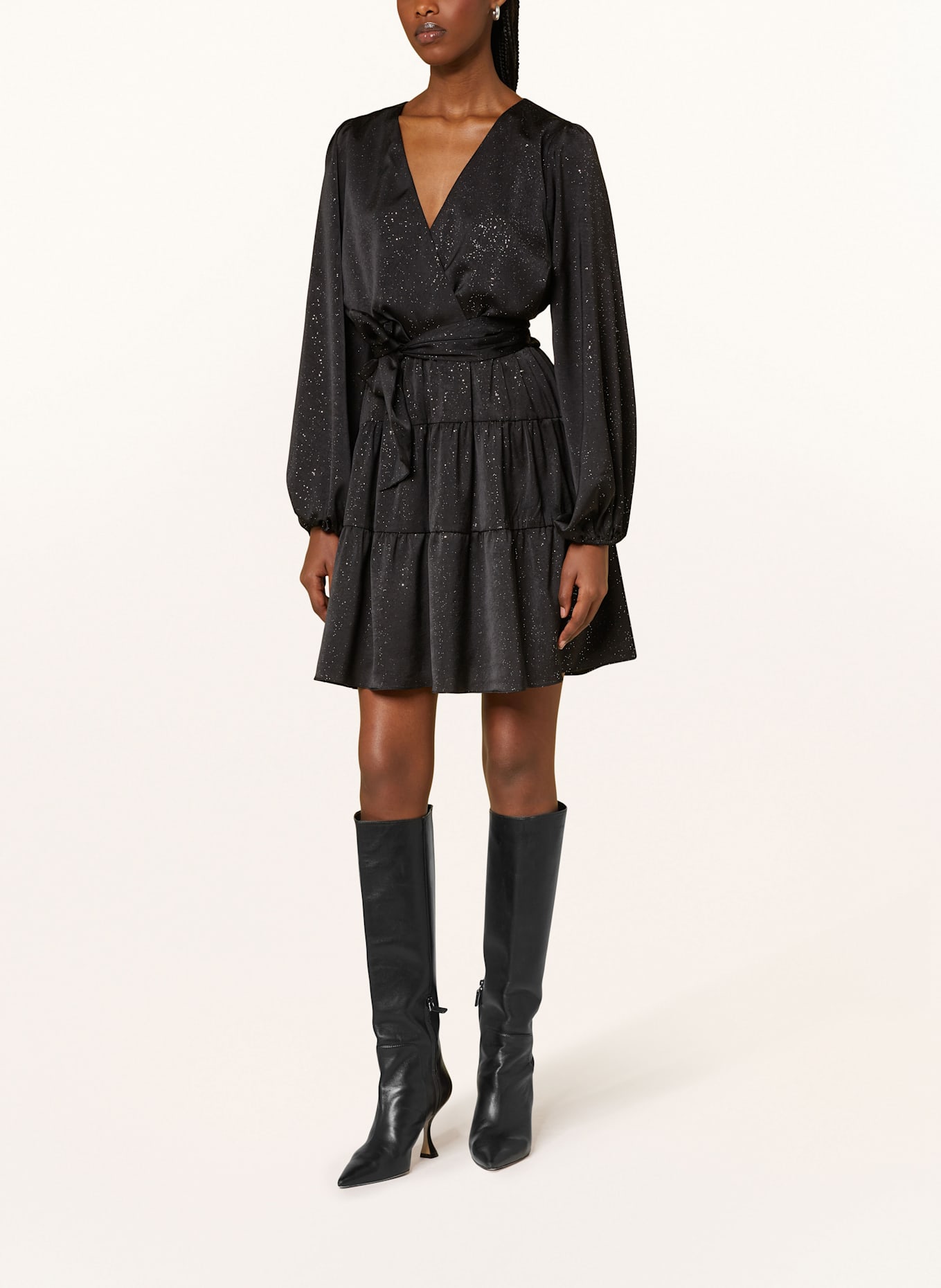 NEO NOIR Kleid VIVINA in Wickeloptik: SCHWARZ