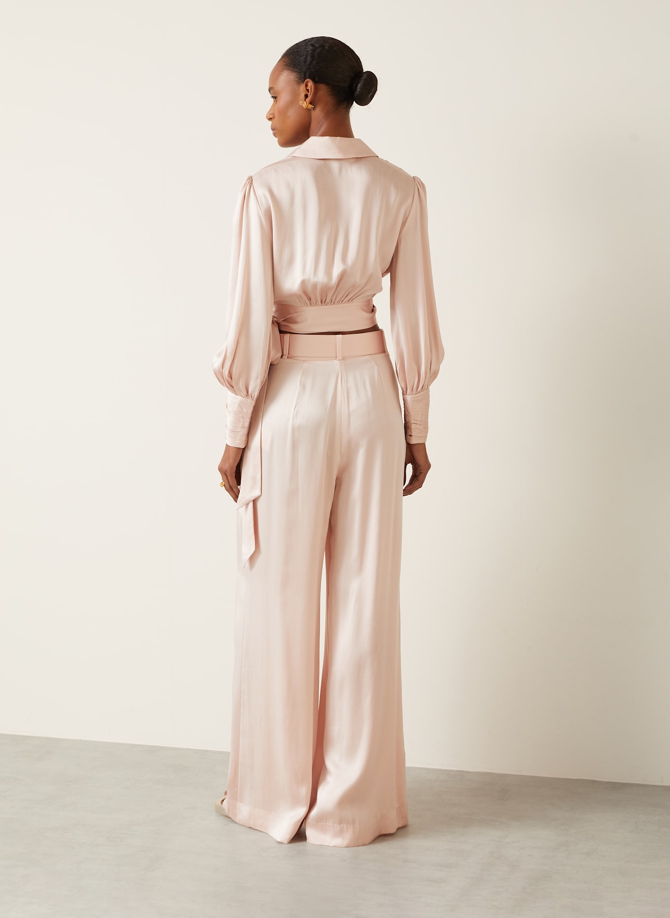 ZIMMERMANN Cropped-Wickelbluse aus Seide: ROSA