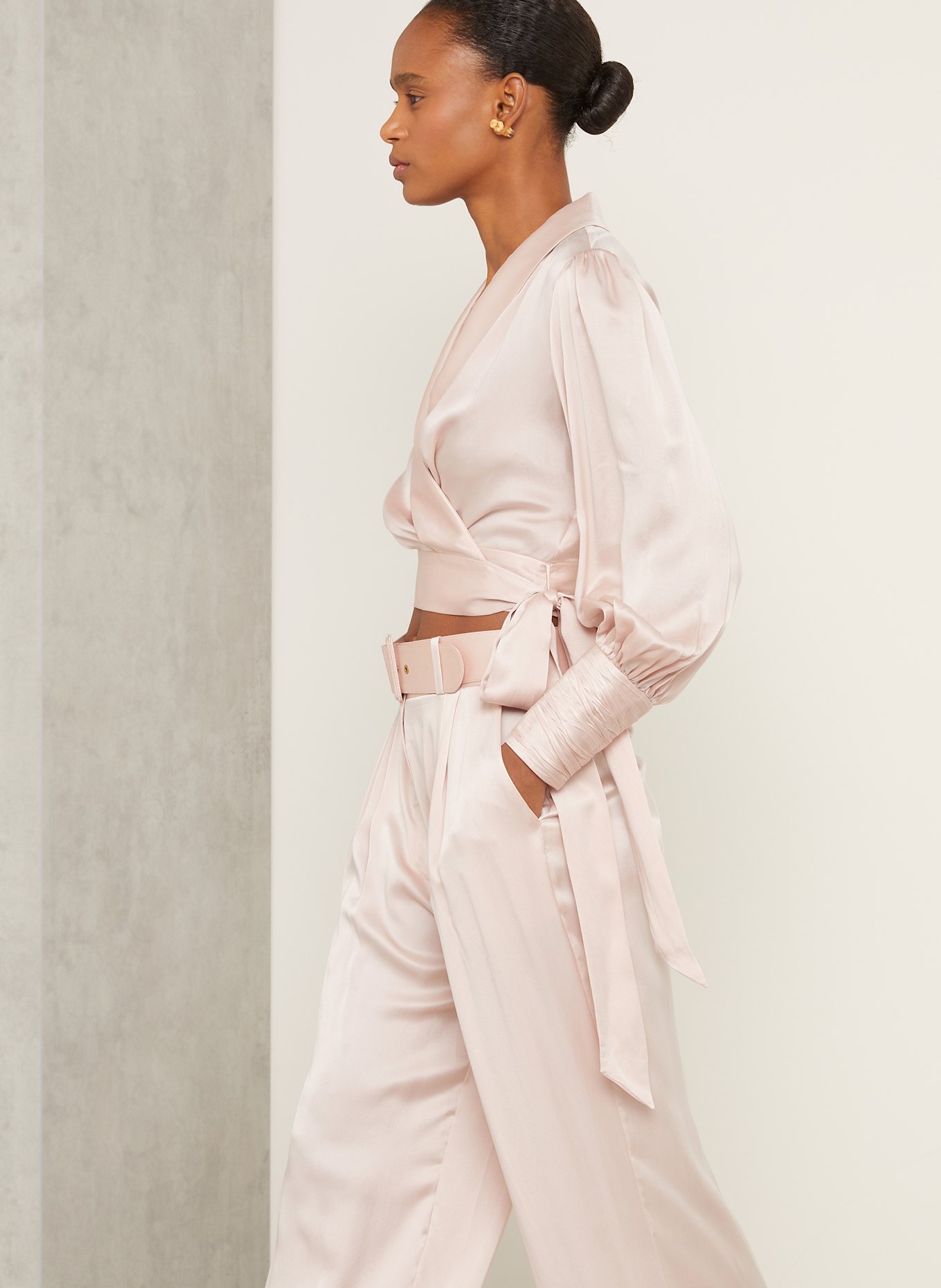 ZIMMERMANN Cropped-Wickelbluse aus Seide: ROSA