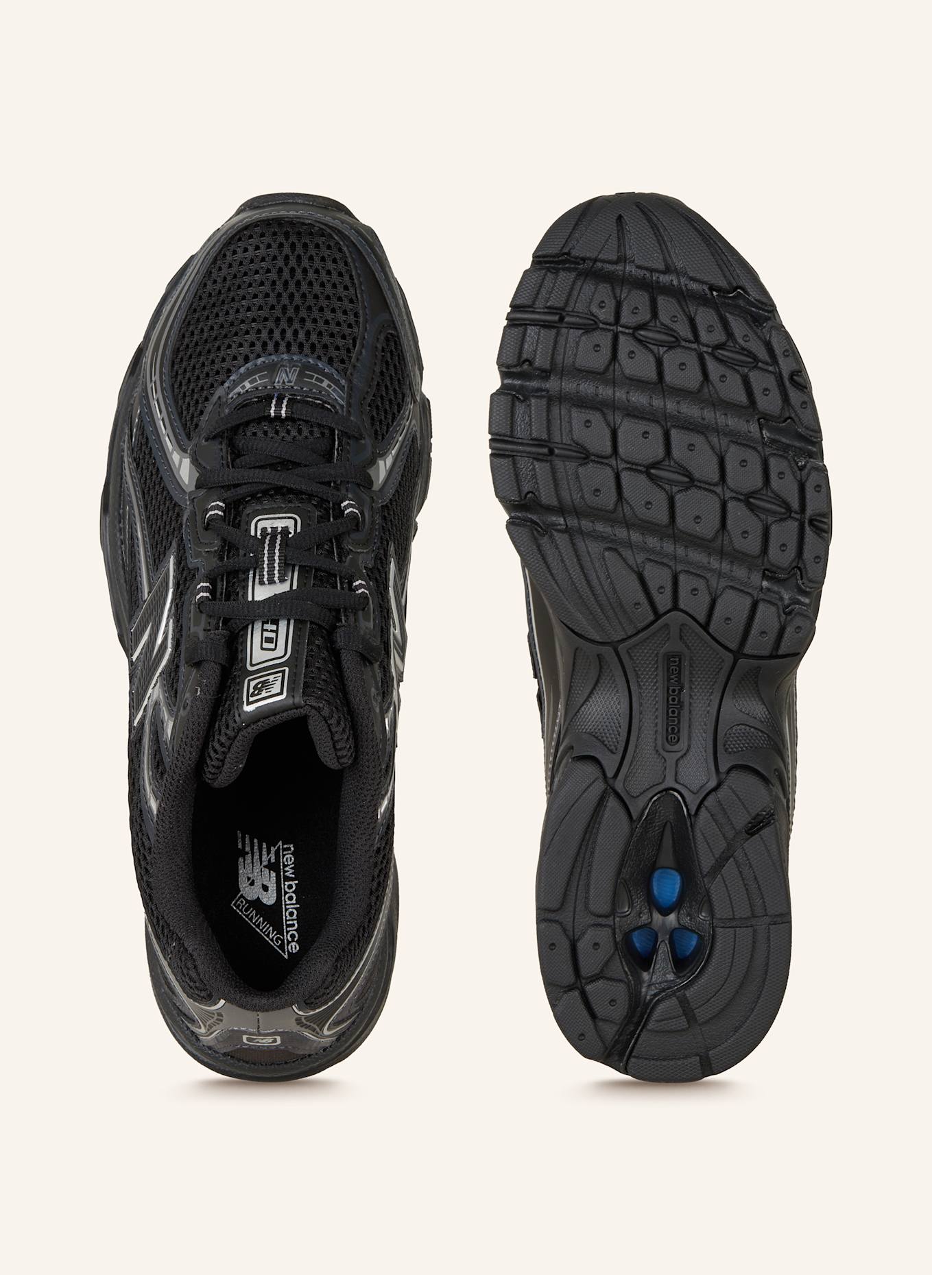 Black new balance tennis shoes top