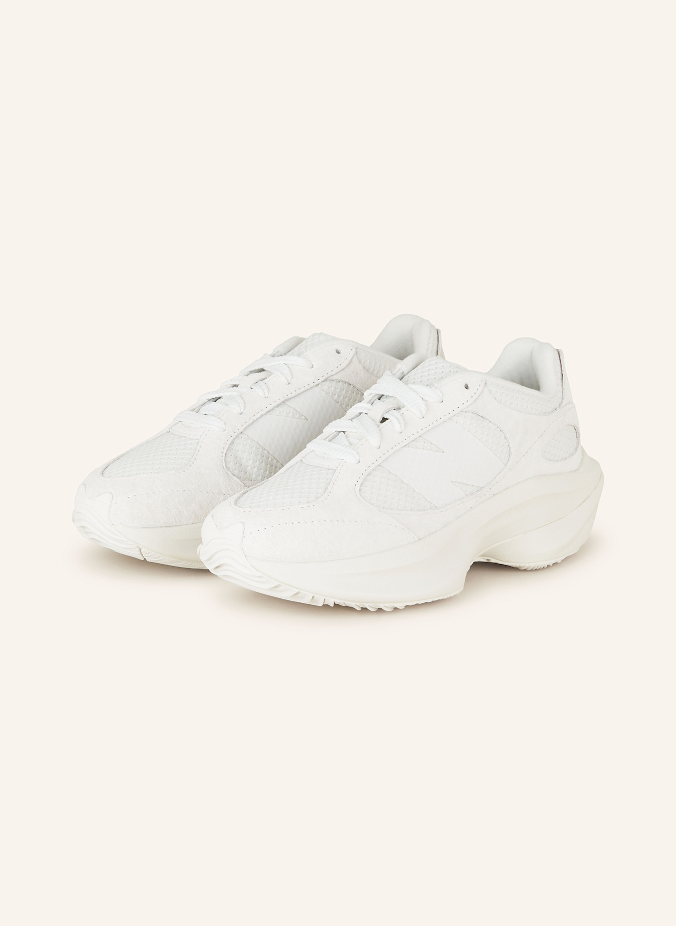 White chunky new balance cheap