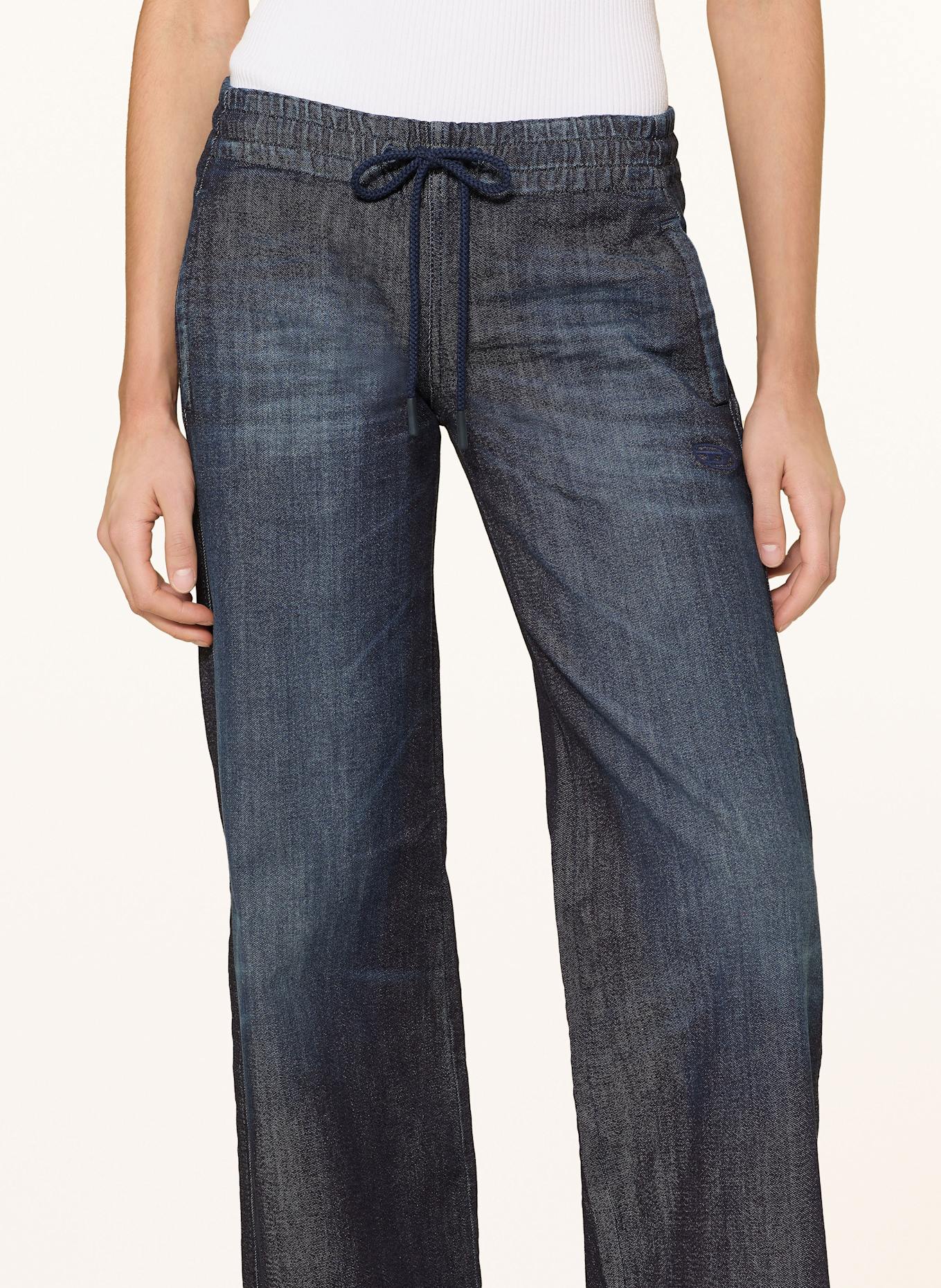 DIESEL Flared Jeans D-AINTY: 01