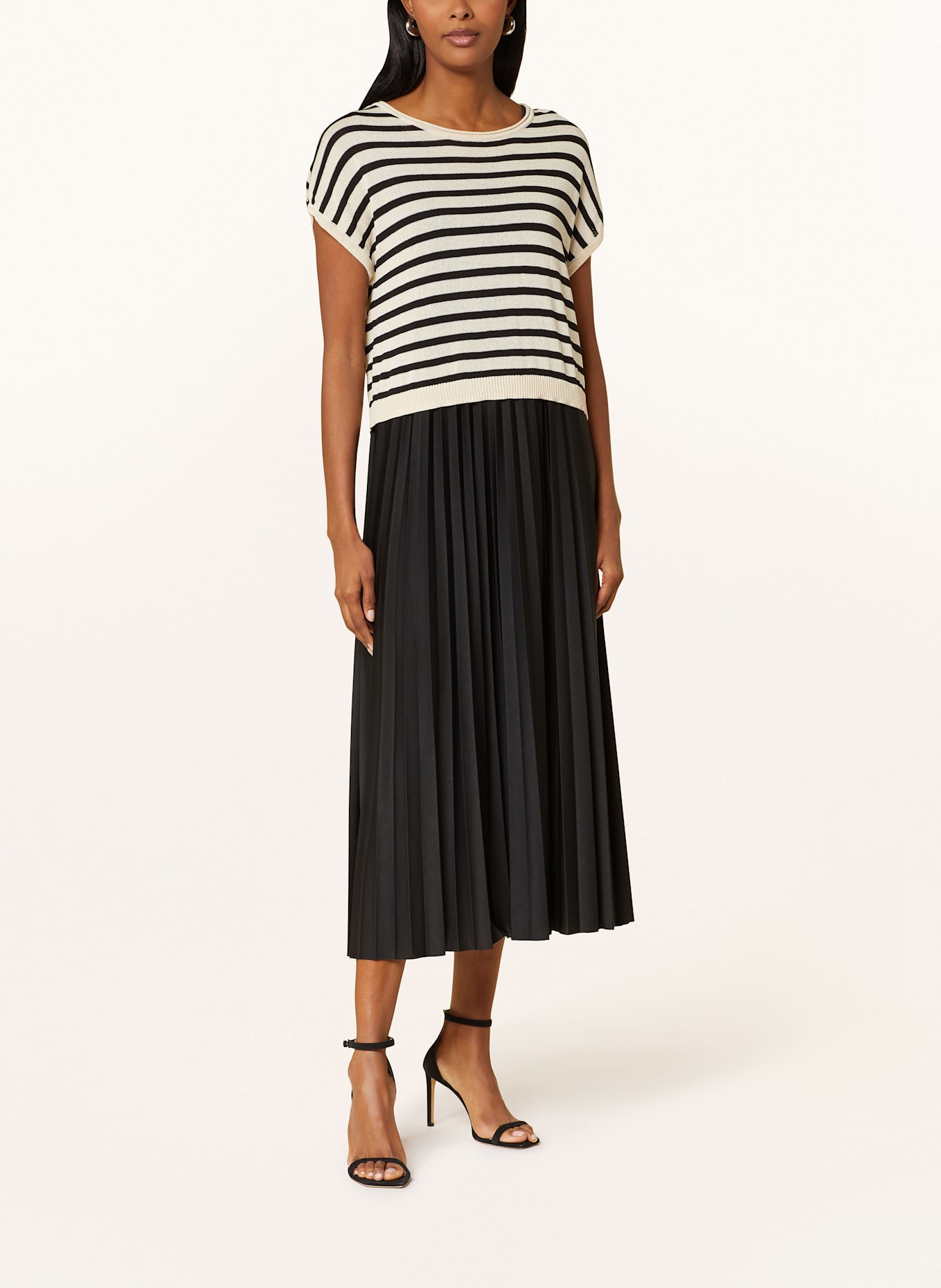 ROBE LÉGÈRE Set: Strickshirt und Plisseekleid: SCHWARZ / CREME