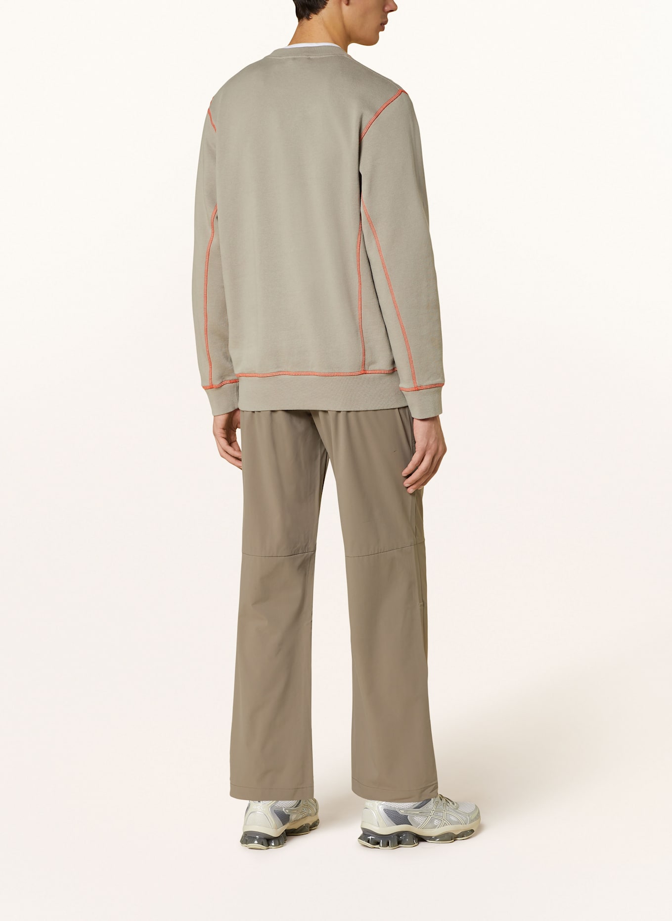 parel. CONTRAST CREWNECK sweatshirt: GRAY