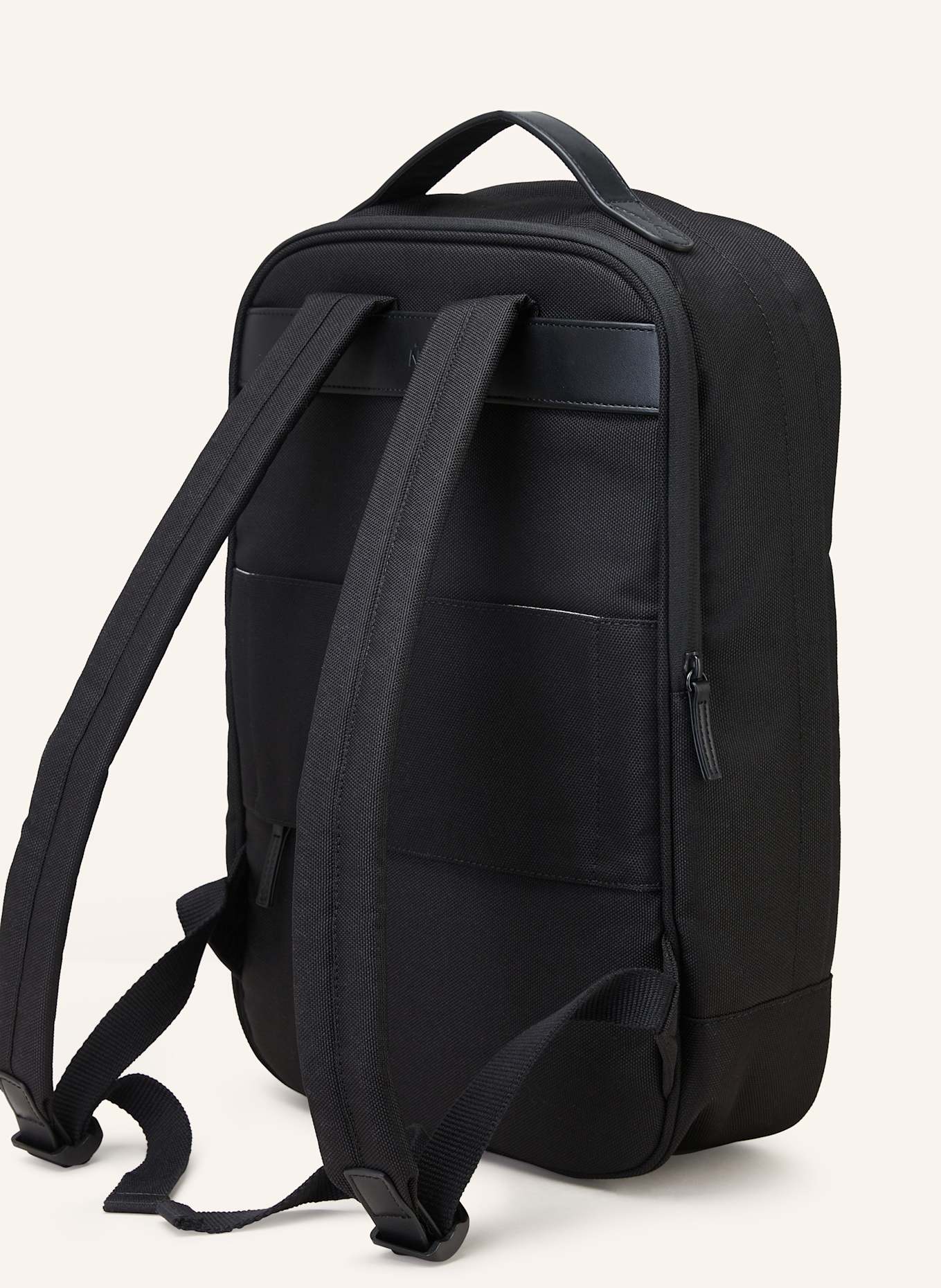NORTVI Rucksack: SCHWARZ