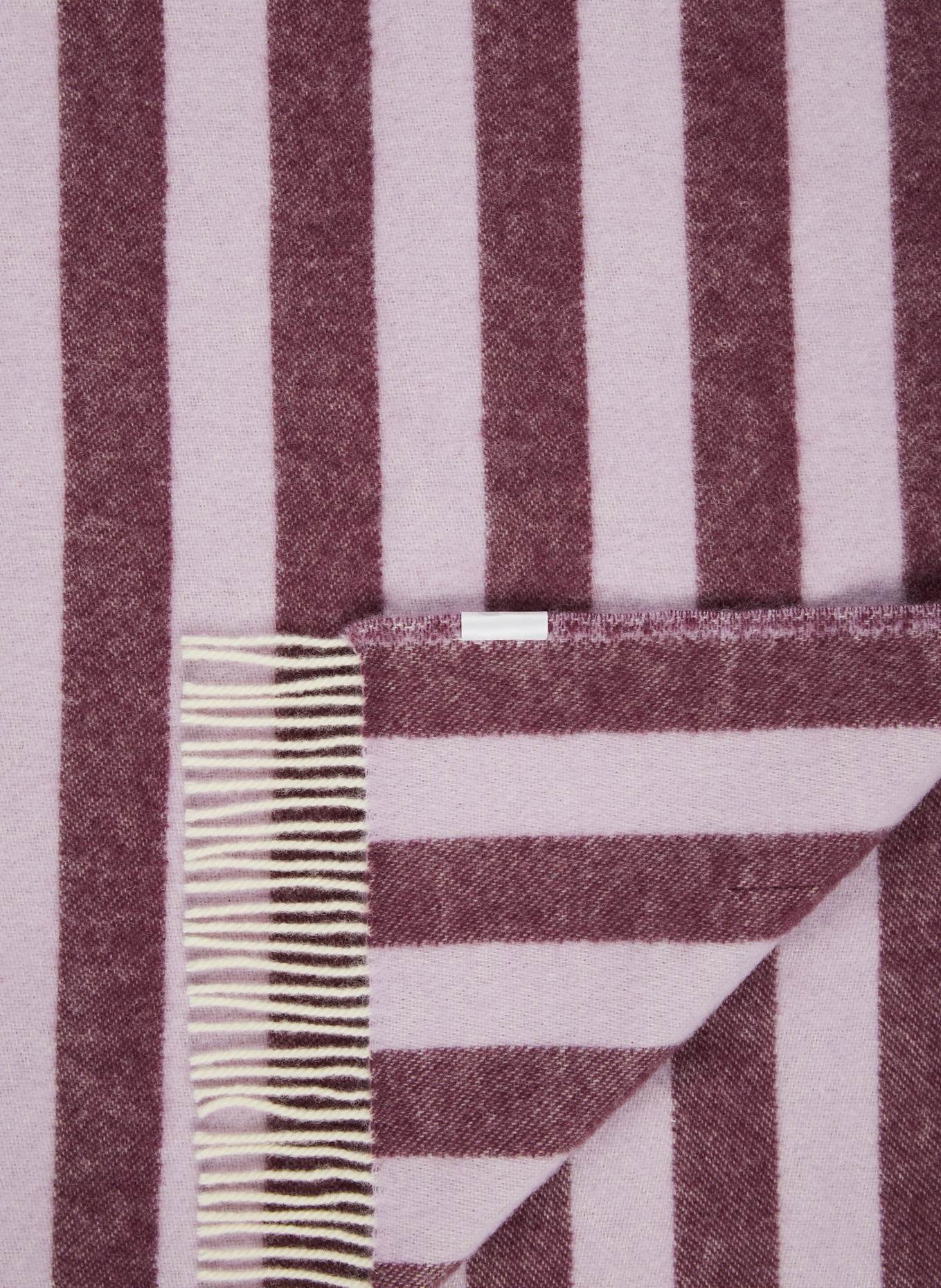 MAISON DEUX Throw CANDY WRAP: LIGHT PURPLE / FUCHSIA