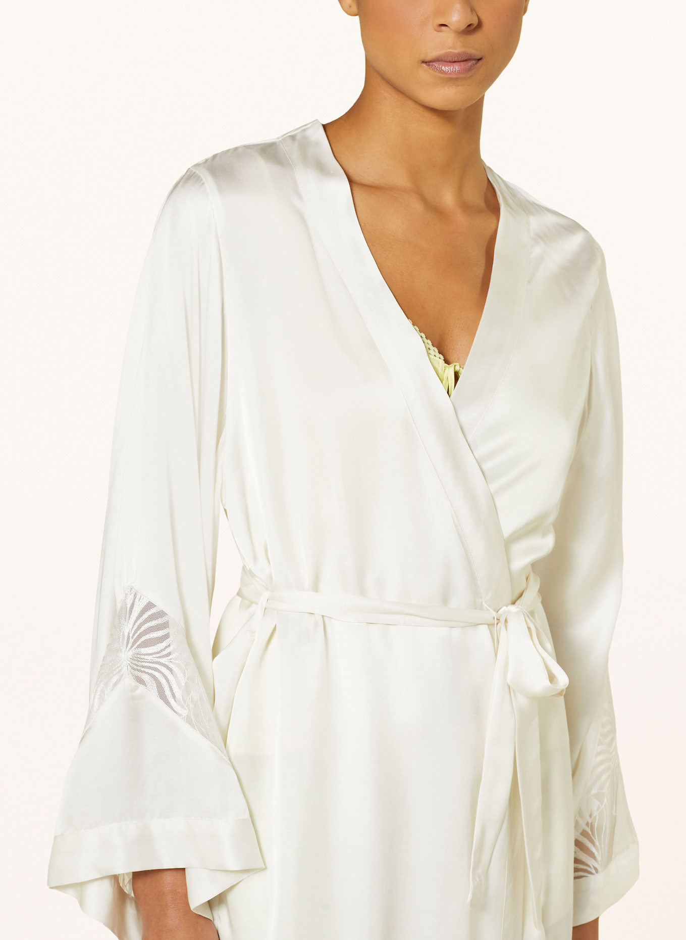 CHANTELLE Kimono LEGEND pour femme en satin: CRÈME