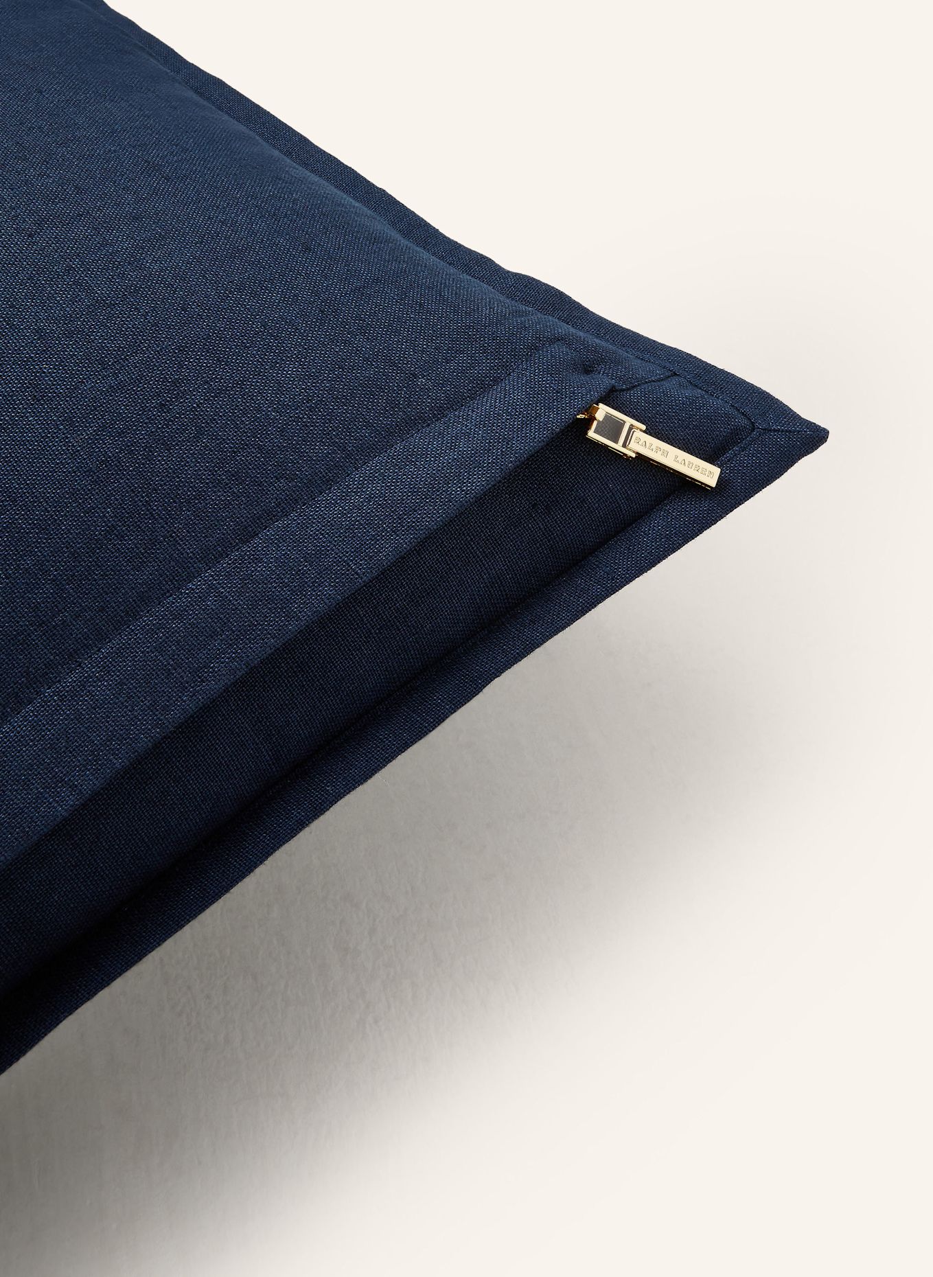 RALPH LAUREN HOME Dekokissen GRIFFITH aus Leinen: DUNKELBLAU / SILBER