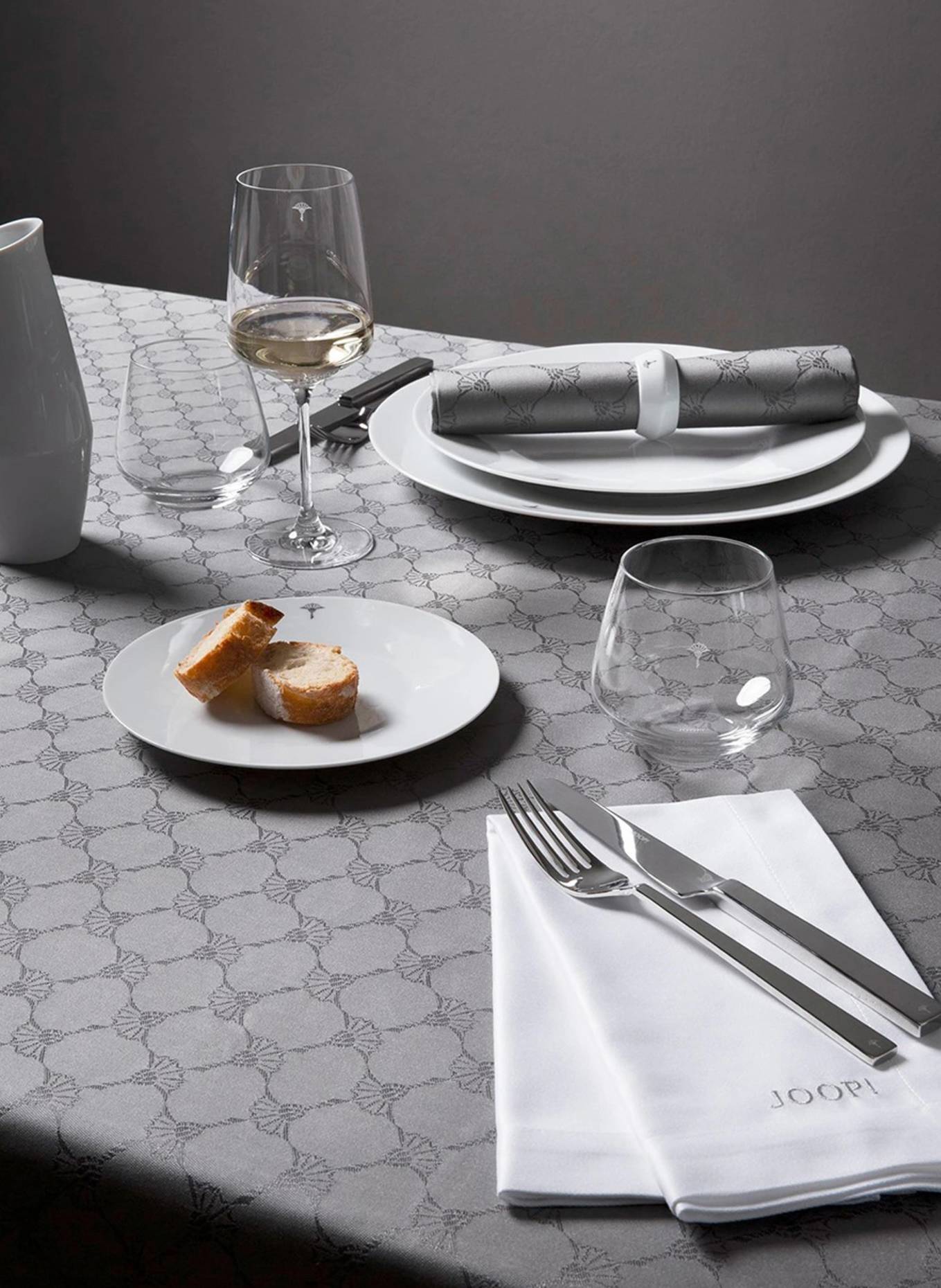 JOOP! Tischdecke CORNFLOWER ALLOVER: PLATIN